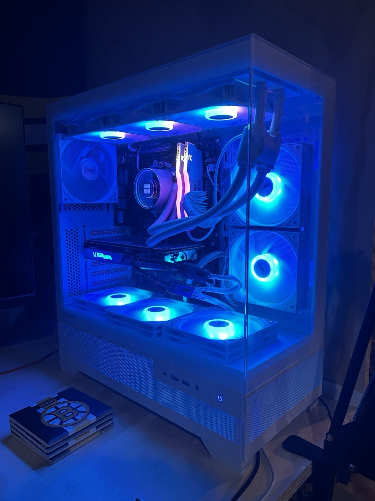 ZOTAC GAMING White Tower Desktop RGB Lighting Liquid Cooling NVIDIA GeForce RTX