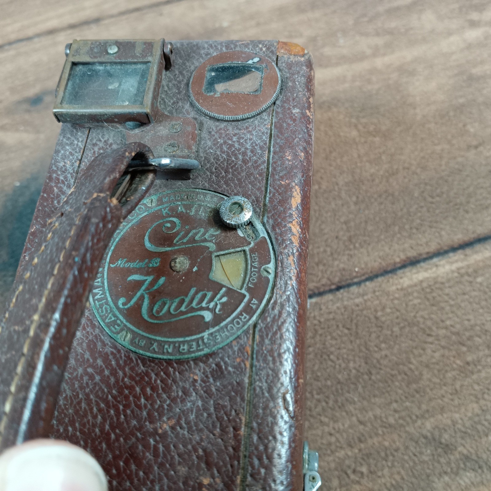 Vintage Eastman Kodak CineKodak Model B 16mm Movie Camera Brown Leather f1.9 Len