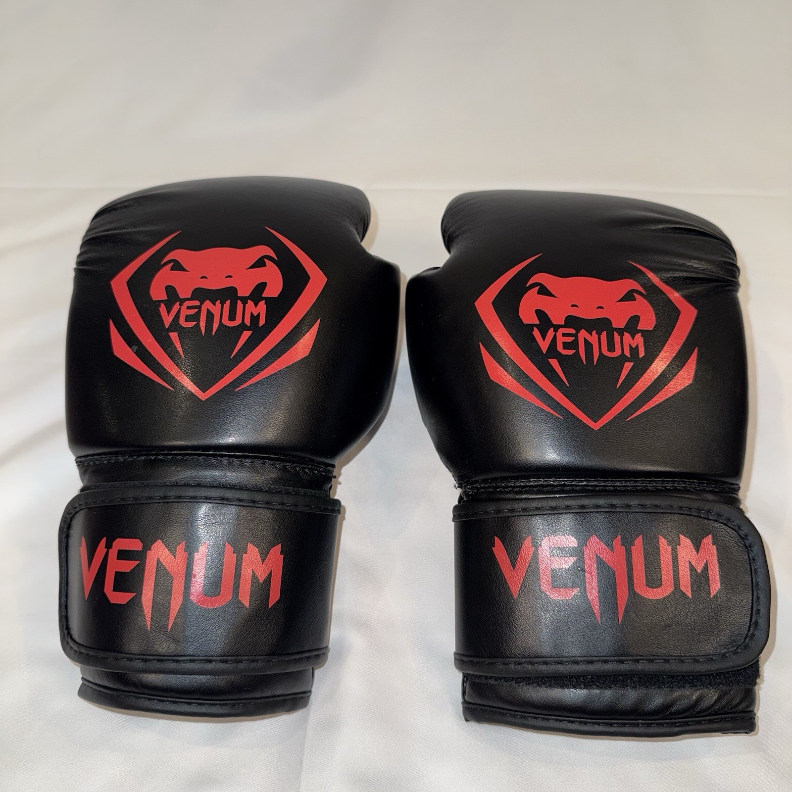 Venum 10oz Boxing Gloves Black Red MMA Muay Thai Training Sparring Gym Gear