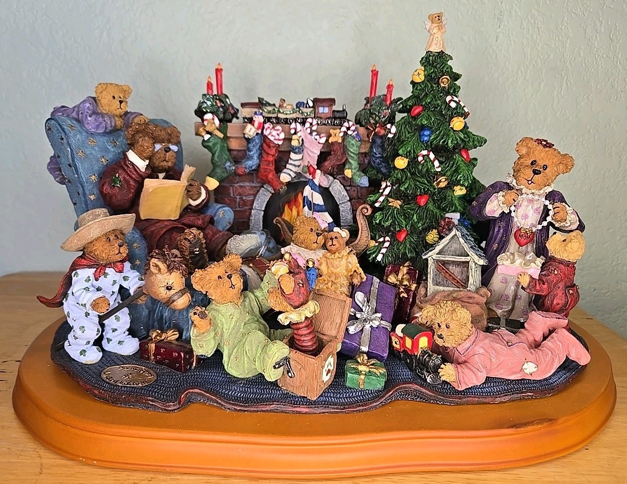 BOYDS BEARS COZY CHRISTMAS SCENE DANBURY MINT LIMITED EDITION #557 of 5000 