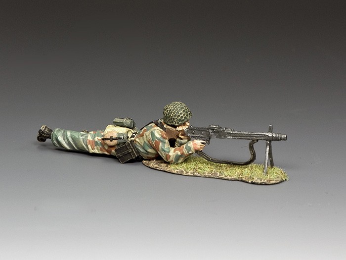 KING & COUNTRY LW080 WWII GERMAN LUFTWAFFE "FALLSCHIRMJAGER MG42 GUNNER"  MIB!