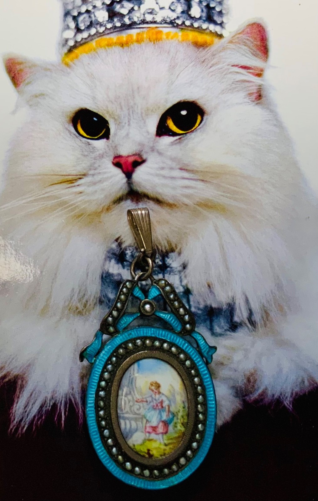 EXQUISITE!  Antique *HAND PAINTED LADY* ENAMEL GUILLOCHE  & PEARLS  Locket  MINT