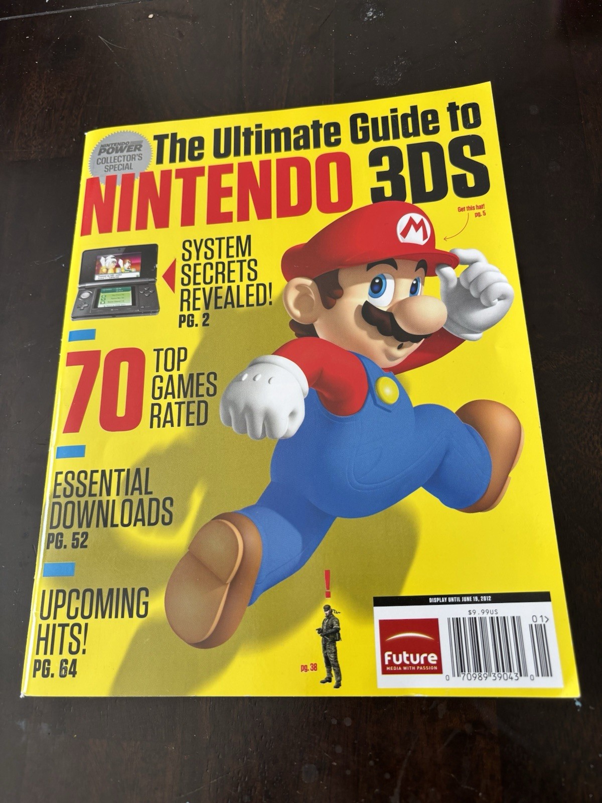 2012 Nintendo Ultimate Guide Nintendo 3DS Collector Special -No Stickers Poster