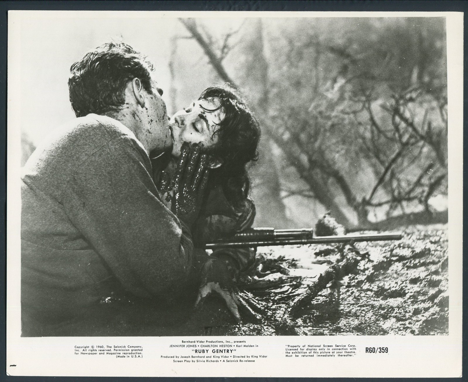 CHARLTON HESTON JENNIFER JONES in Ruby Gentry '60 MUDDY KISS