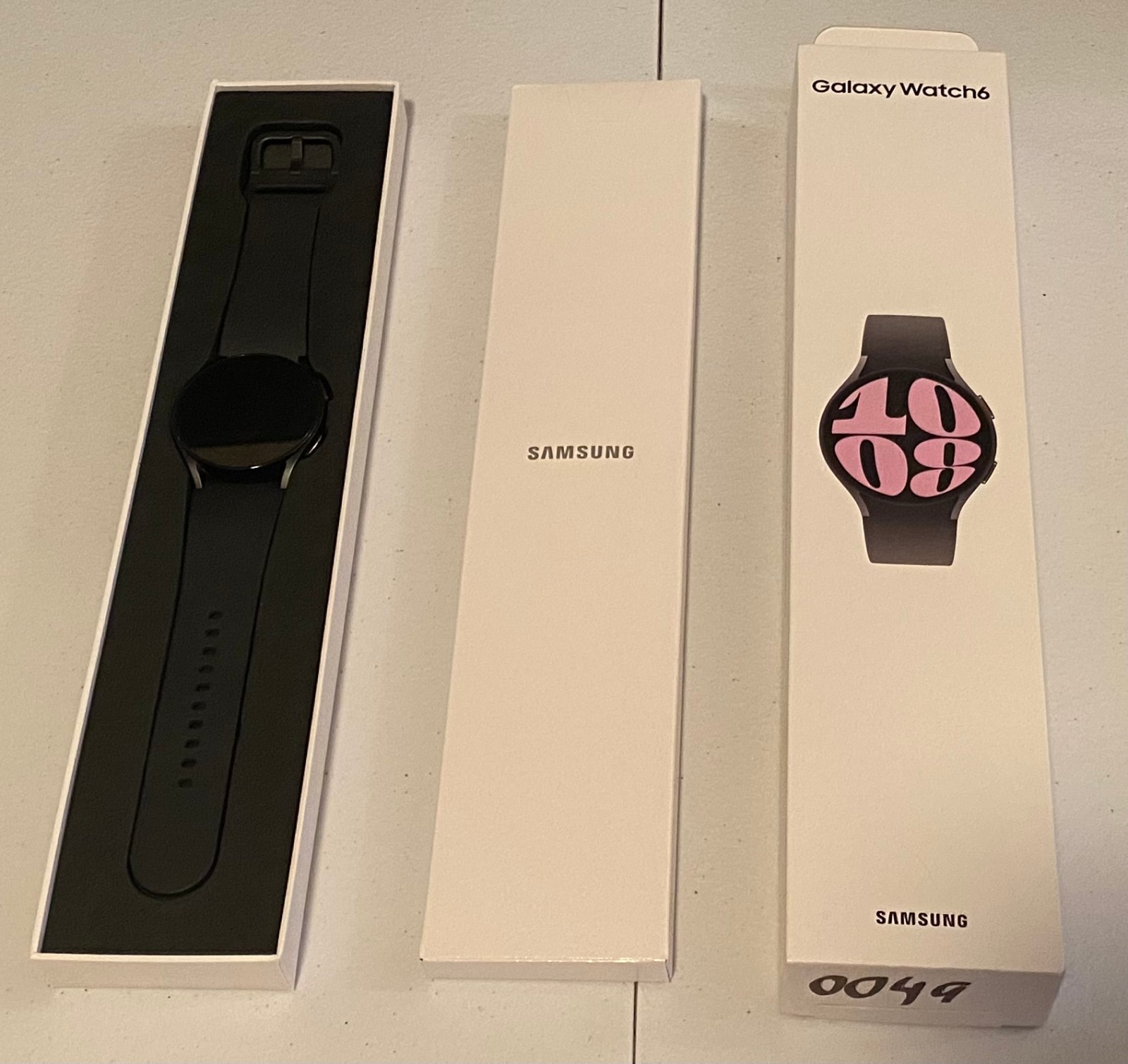 Samsung Galaxy Watch 6 40mm (with Black Silicone Band)