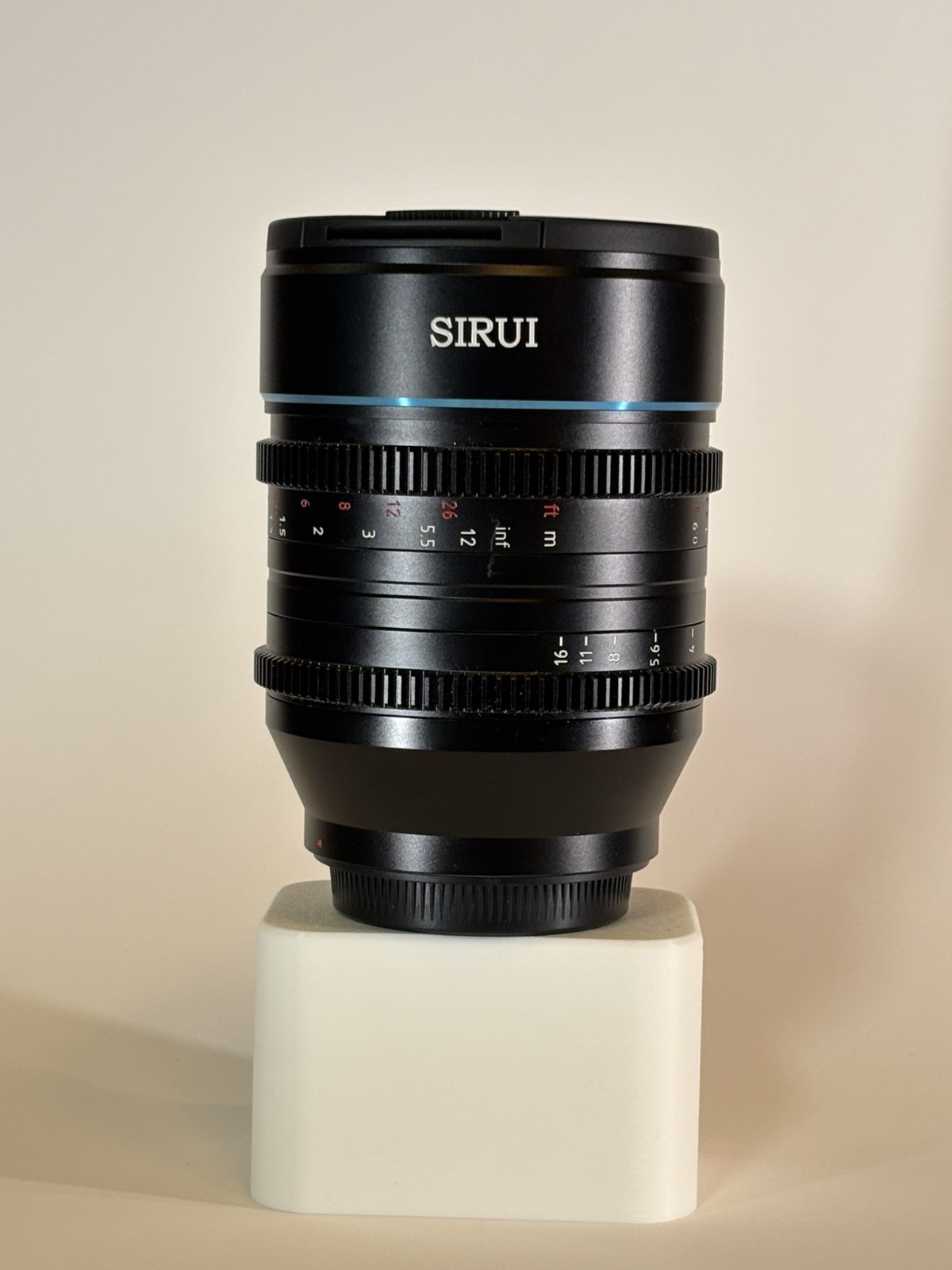 Sirui 35mm T2.9 Anamorphic 1.6x Full Frame (Canon RF) - Fair Condition