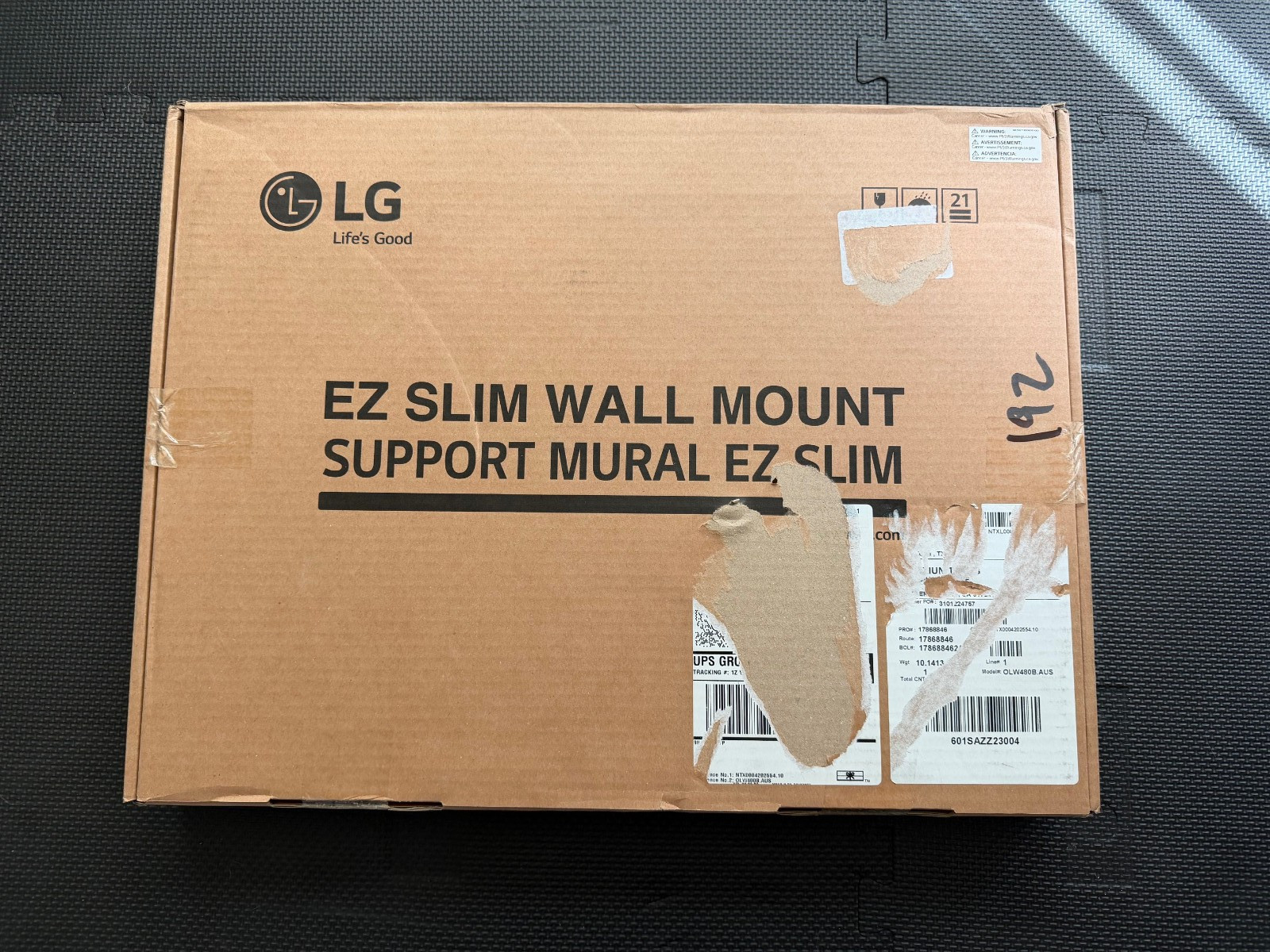 LG OLW480B Tilt & Swivel Wall Mount for Displays up to 110 lb VESA NEW IN BOX!!