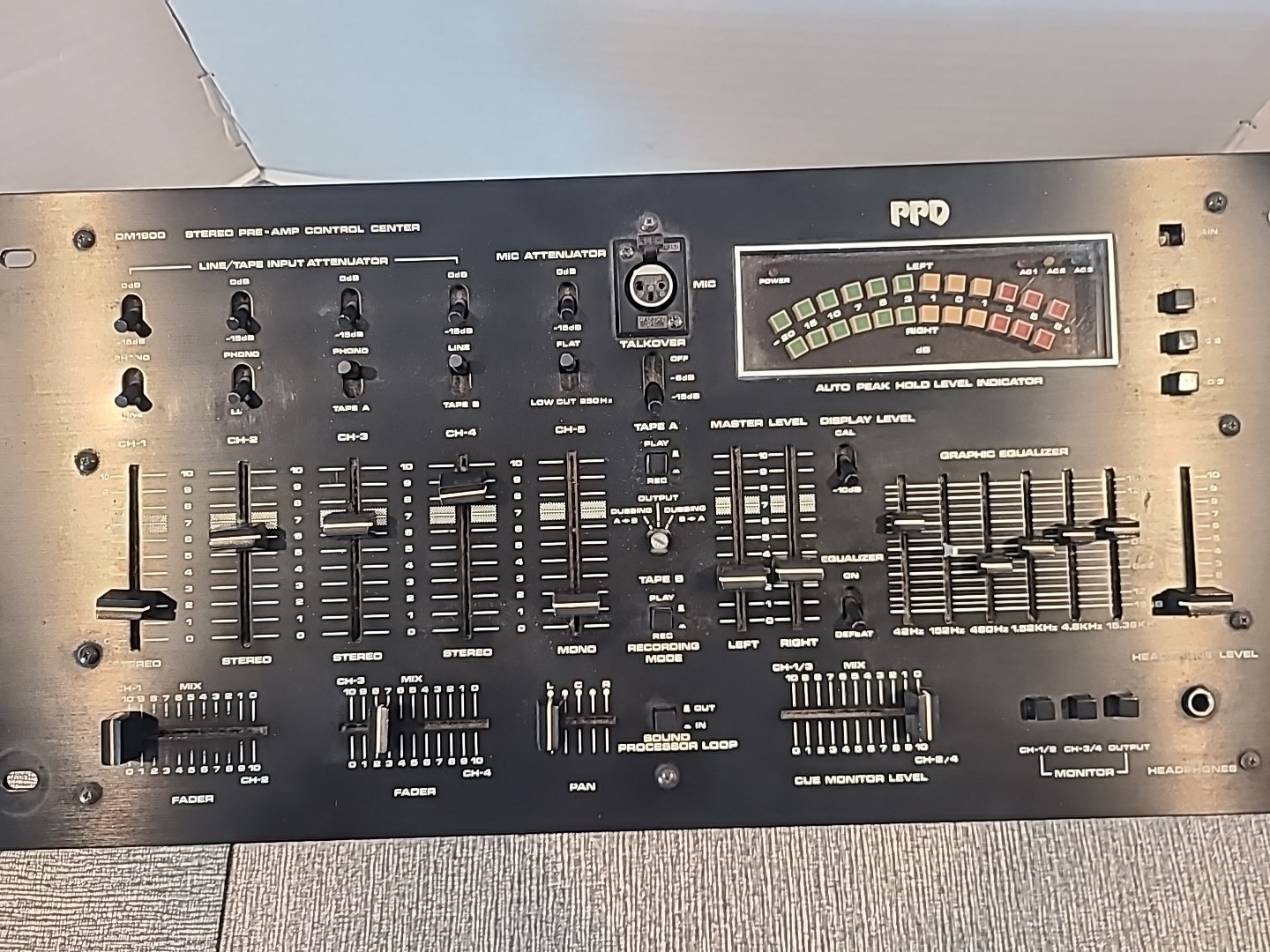 Numark PRE-AMP DM1900 Stero Preamp Controller Center DJ Mixer Working 