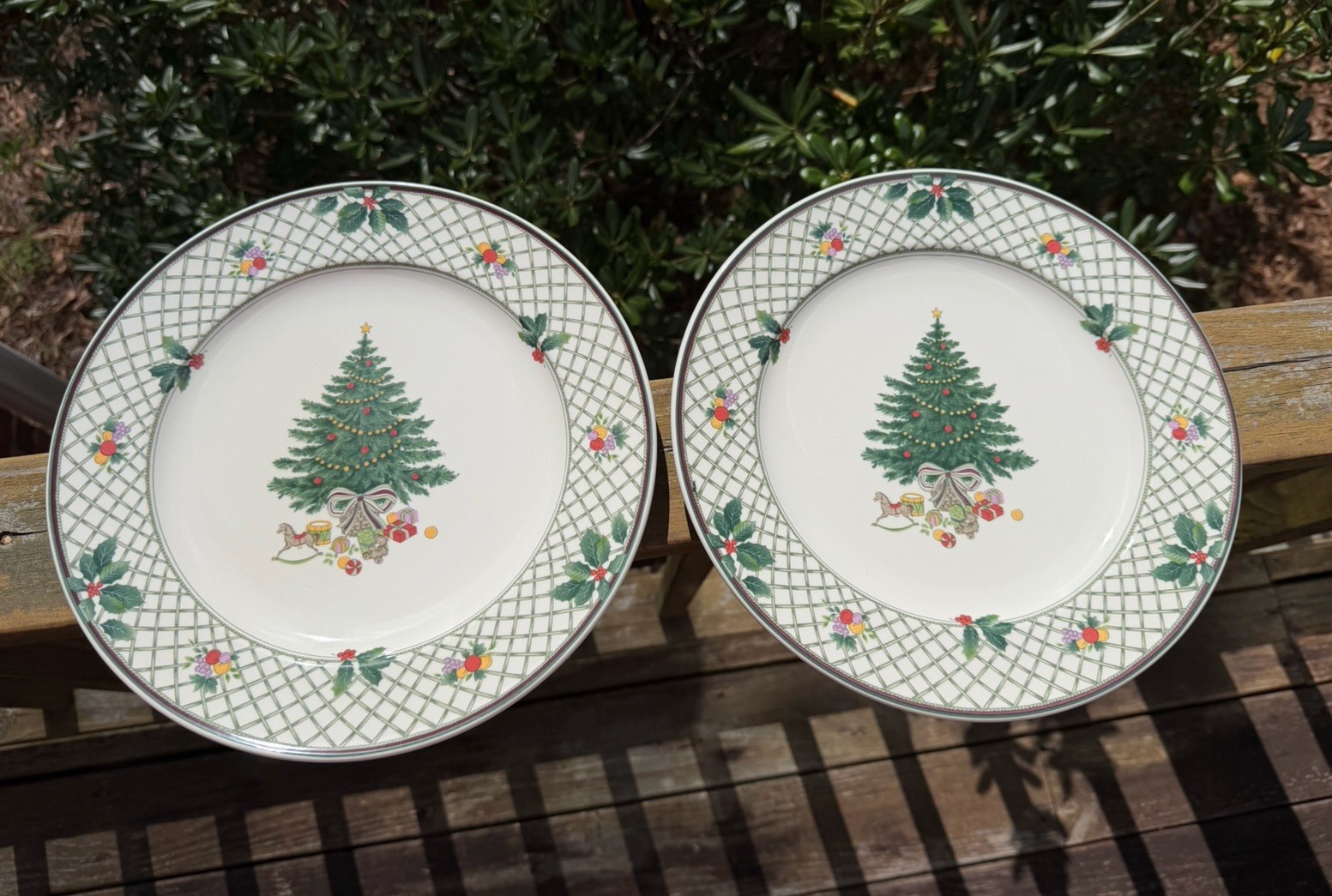 MIKASA Heritage Christmas Story 11 1/8” Dinner Plates CAB08 Set of 2
