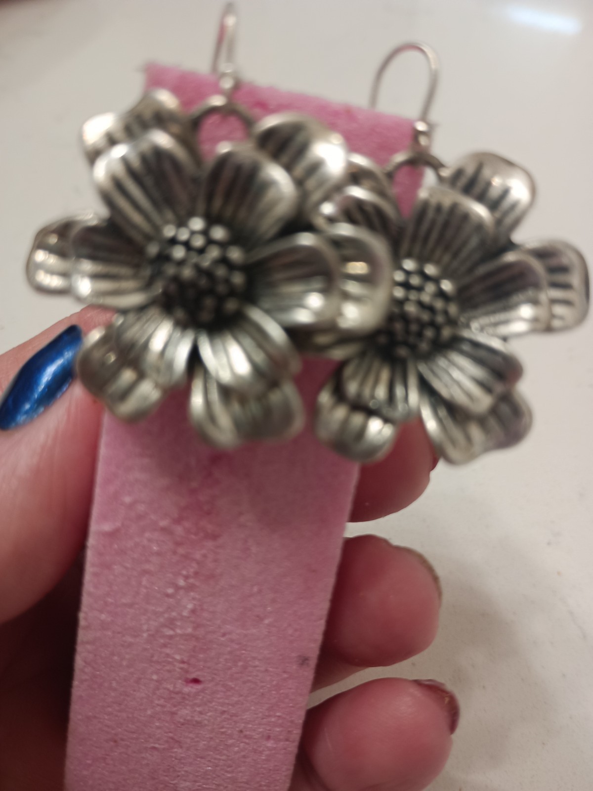 BOHO Silver Tone Daisy Flower Earrings Very Stylish Heavy 