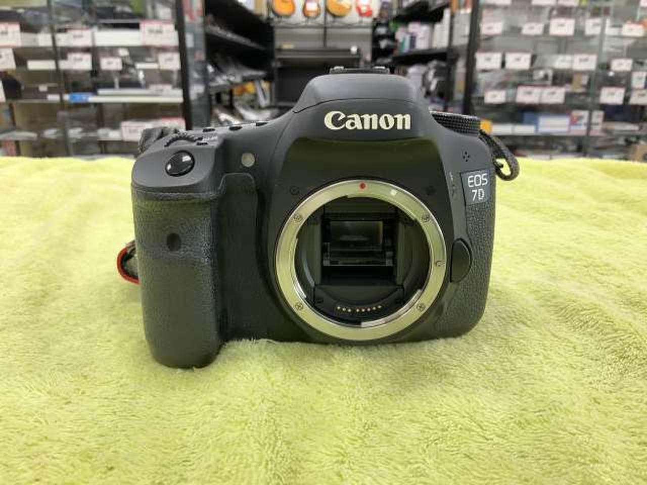 Canon EOS 7D DSLR Camera 18MP APS-C, ISO 100-6400 Used From Japan
