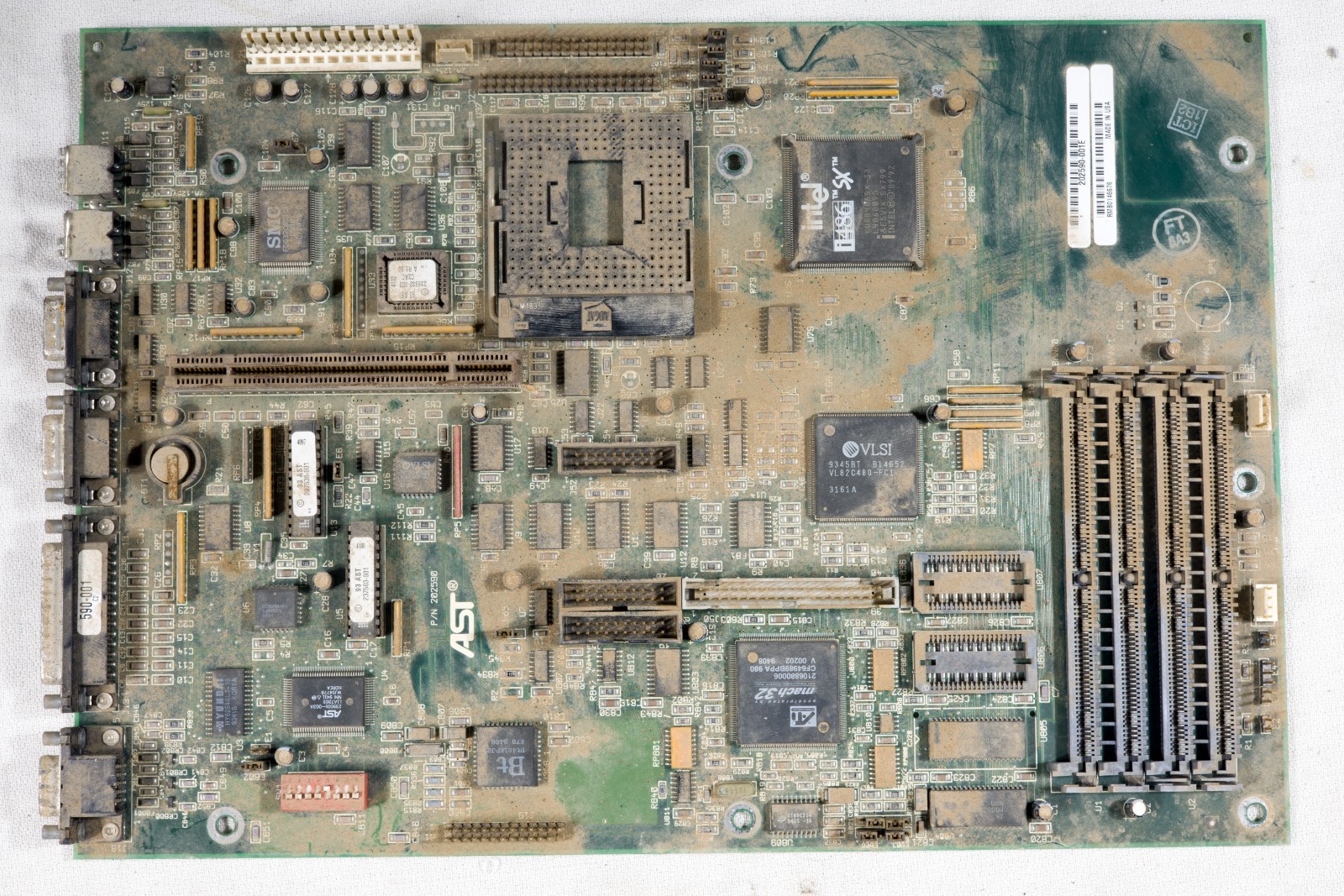 Vintage AST 486SX-33 motherboard tested to POST mbdB16