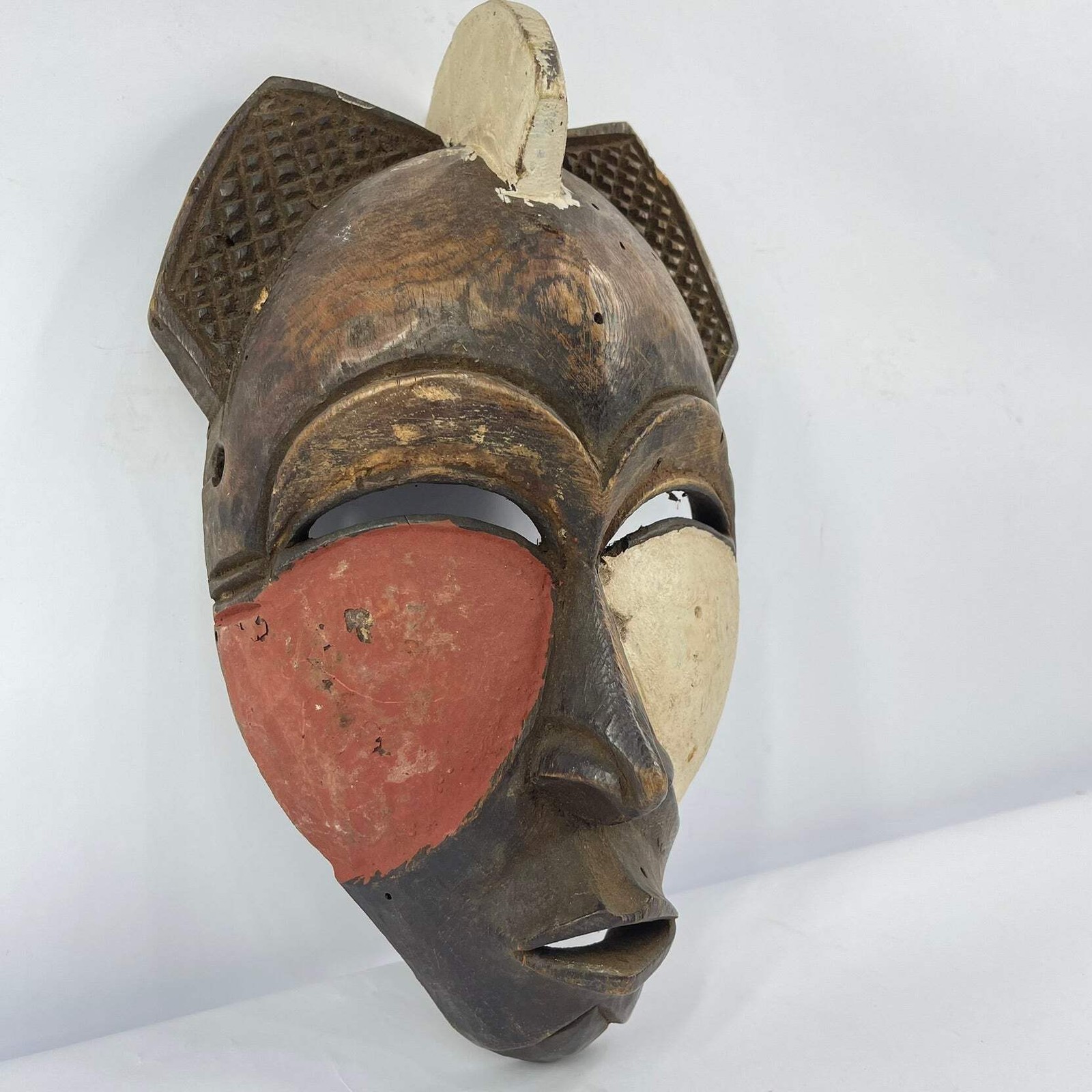 Boa Mask Repainted Congo