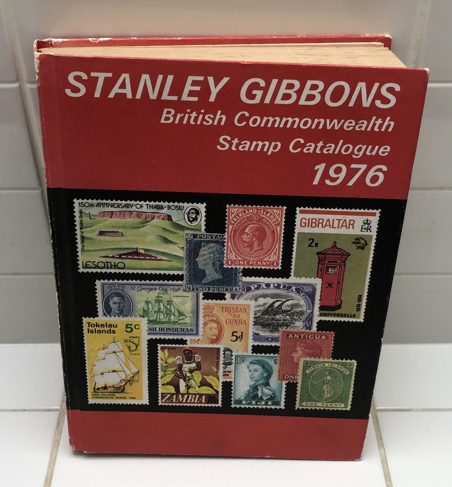 Stanley Gibbons British Commonwealth Stamp Catalogue – 1976 – Hardback Book