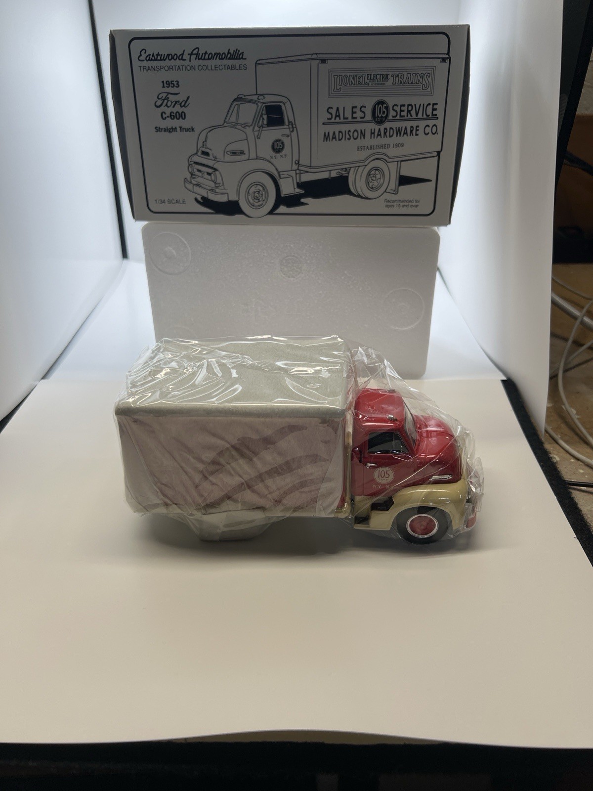 Eastwood Automobilia 1953 Ford C-600 Straight Truck Madison Hardware 1:34 NIB