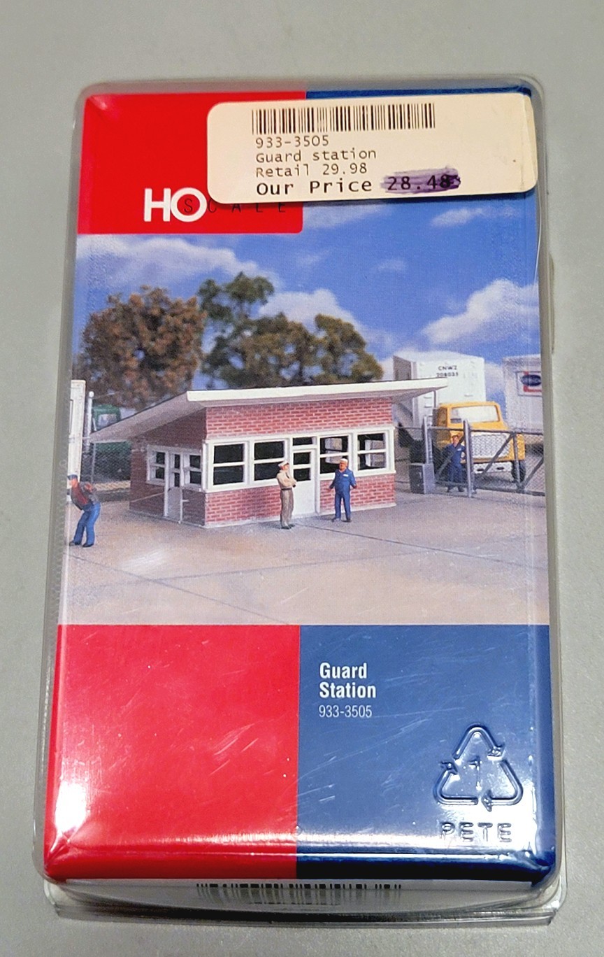 HO Scale Walthers 933-3505 Guard Station Kit Open Complete