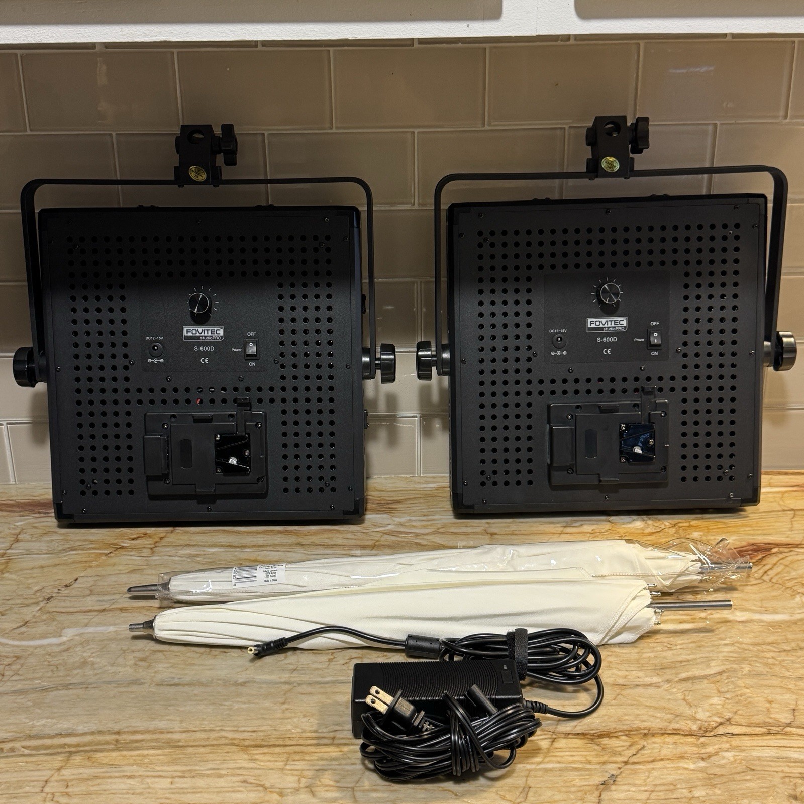 Set of 2 Fovitec StudioPRO S-600D LED Video/Photography Lights w/ Case