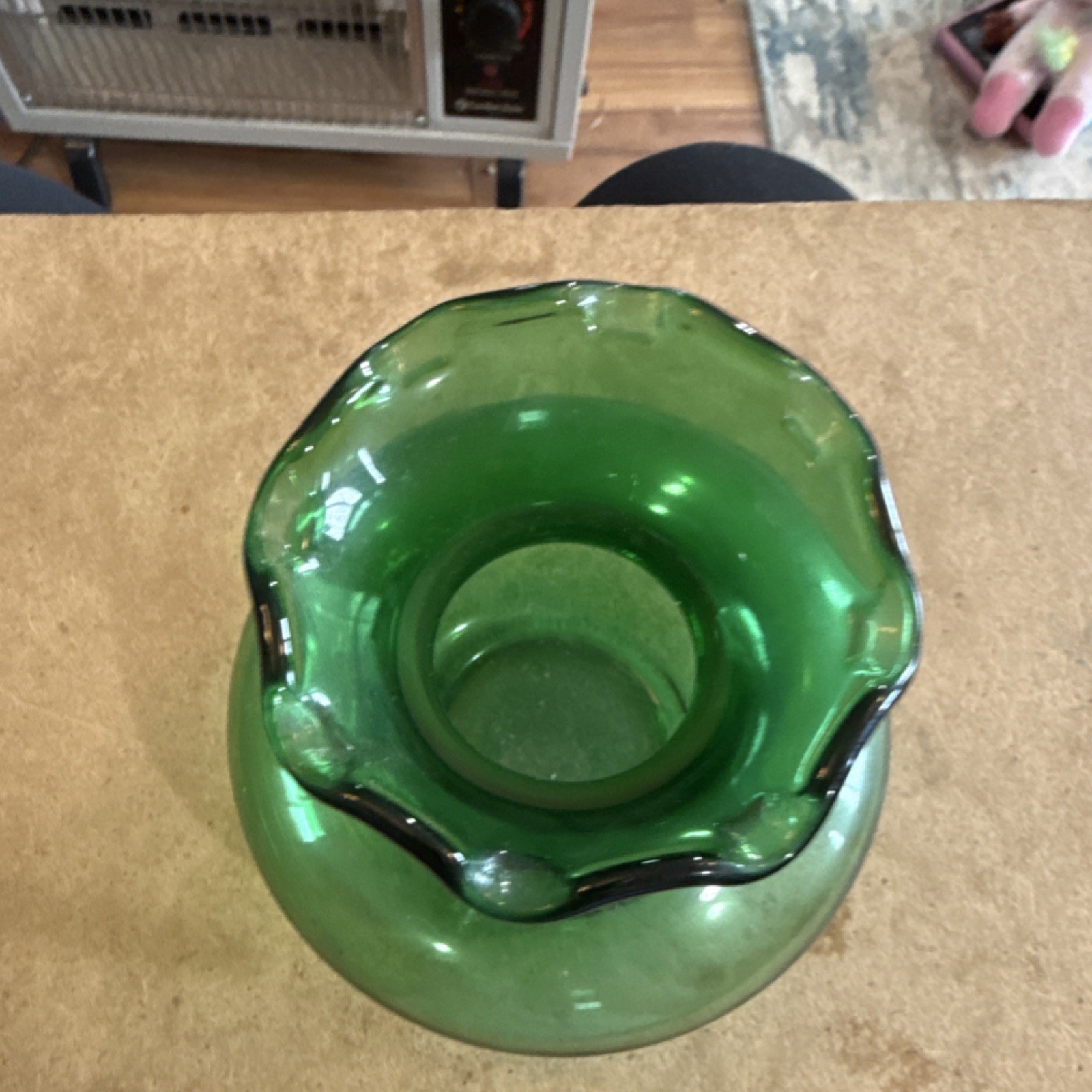 Green Glass Vase Ruffled Pattern Decorative Glossy Finish Art Home Accent