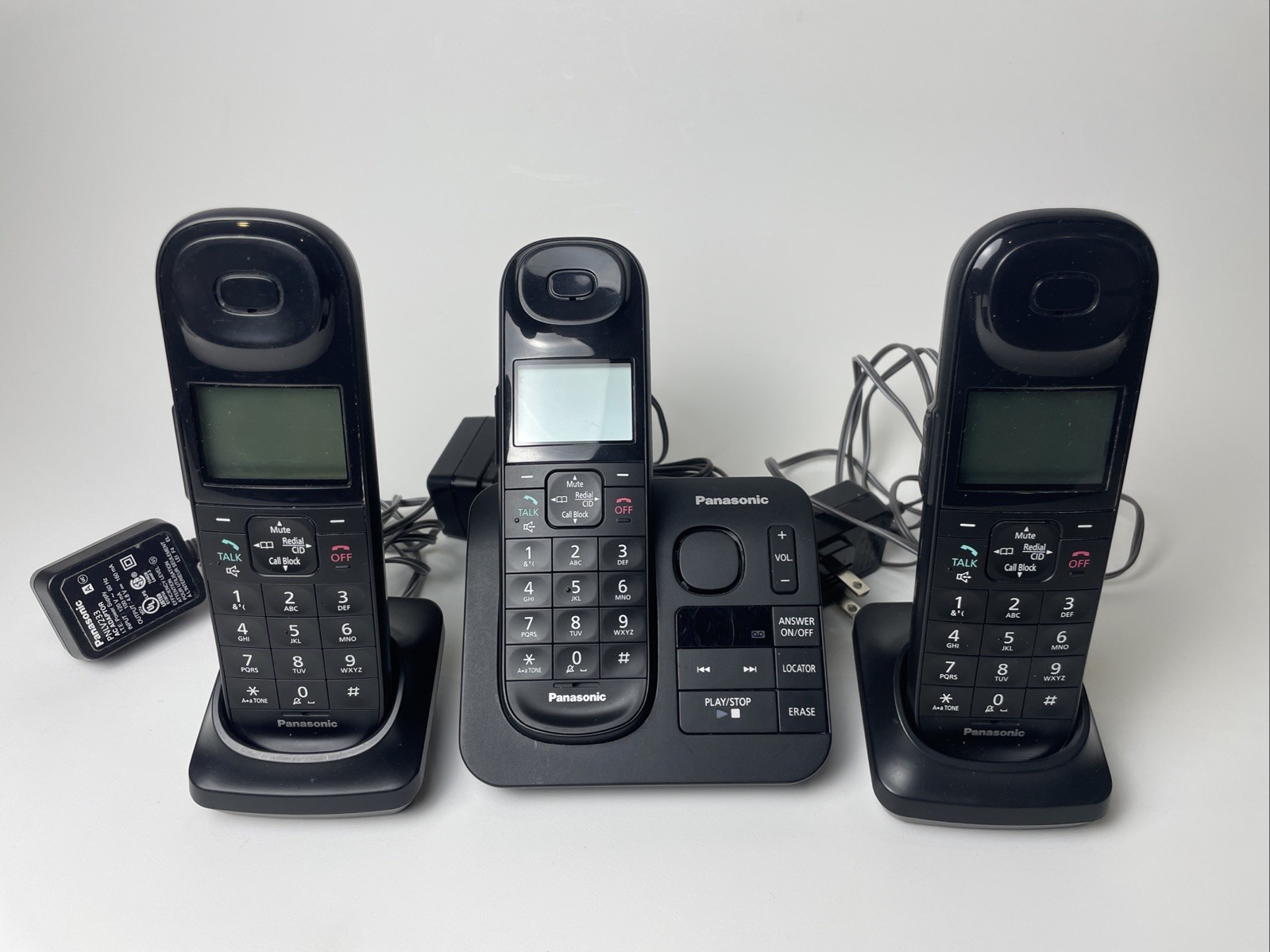 PANASONIC KX-TGL430 B Cordless Phones Answering Machine w/ 3 Handsets & Battery