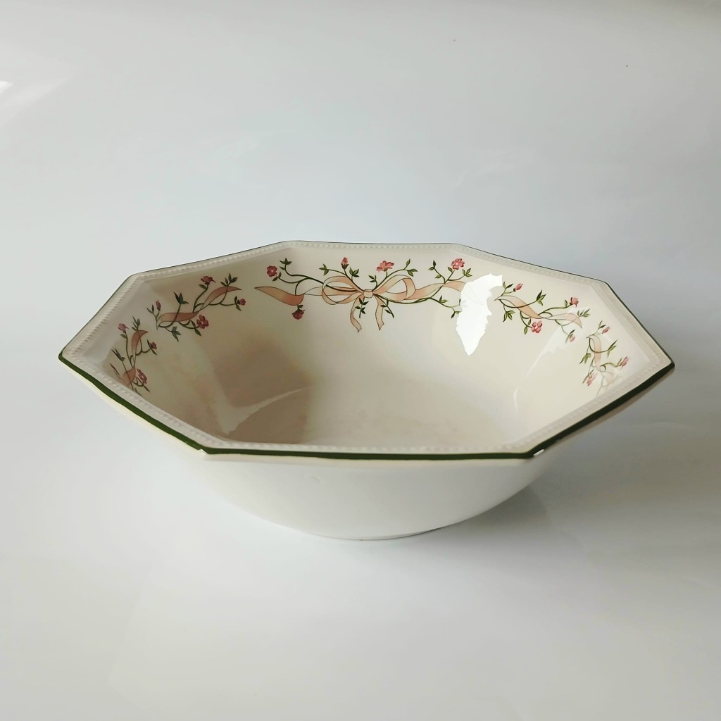 Johnson Brothers Eternal Beau Large Fruit / Serving Bowl