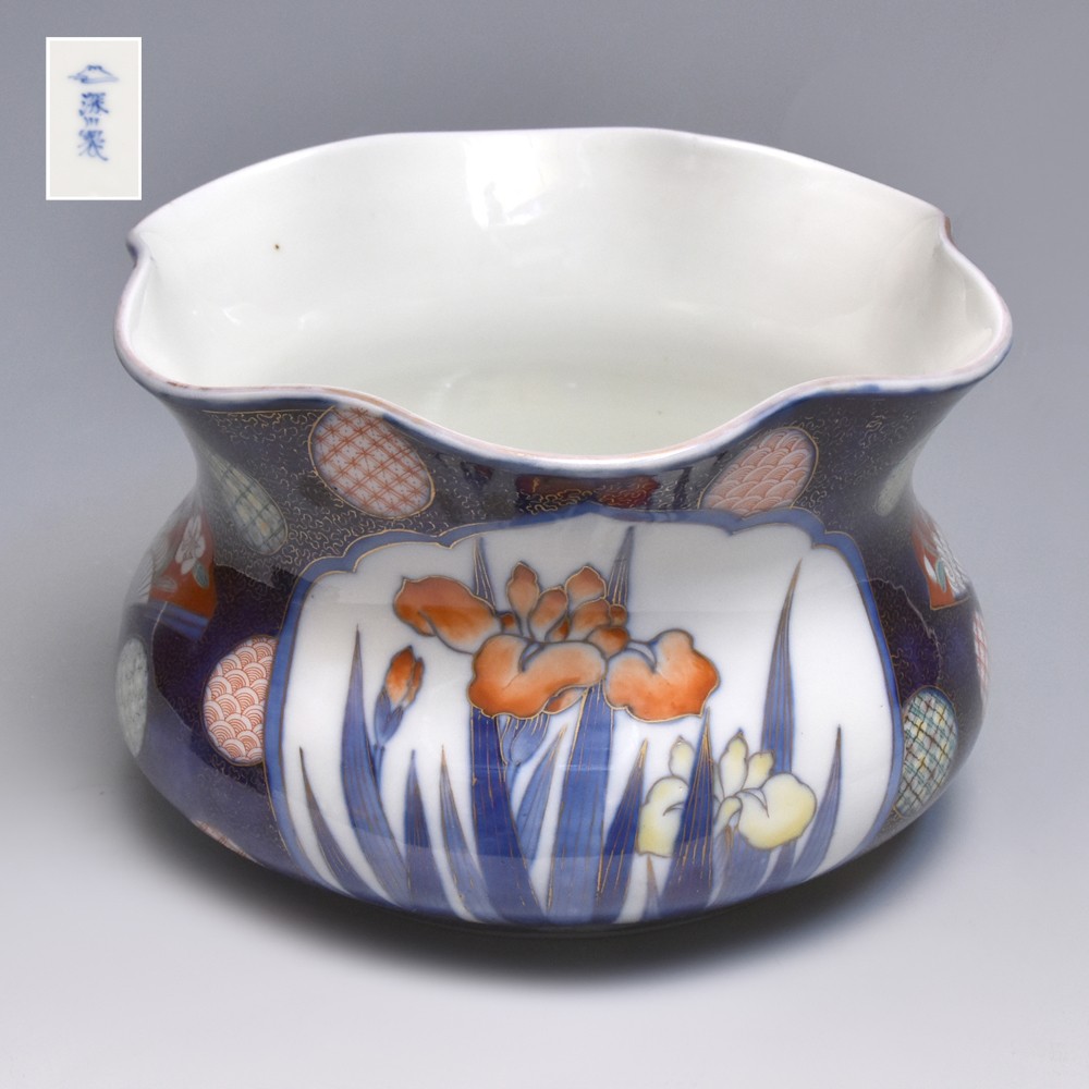 Passed down from the former imperial family, Fukagawa Seiji, colored gold dust