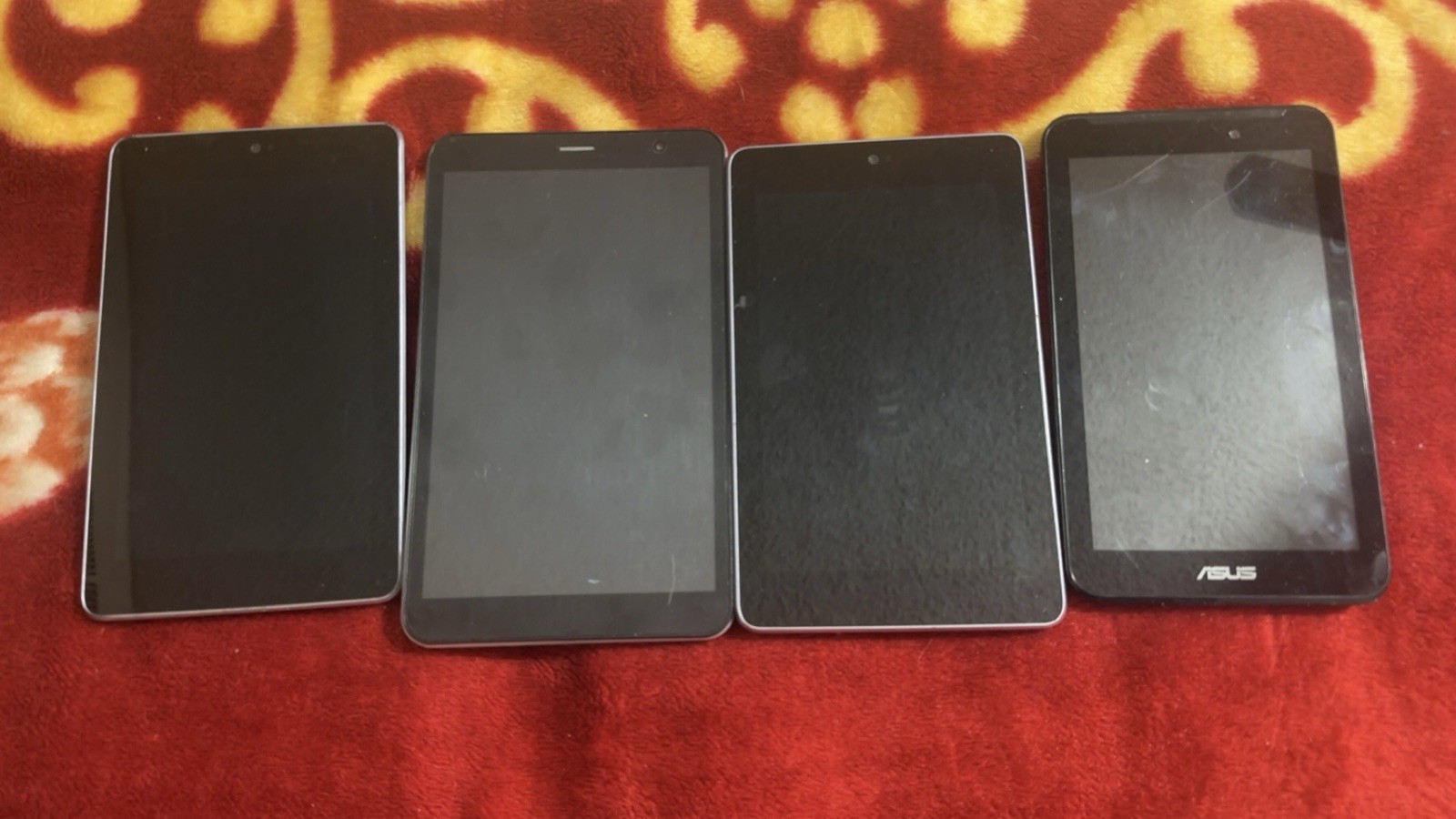 4 Android Tablets – FOR PARTS ONLY