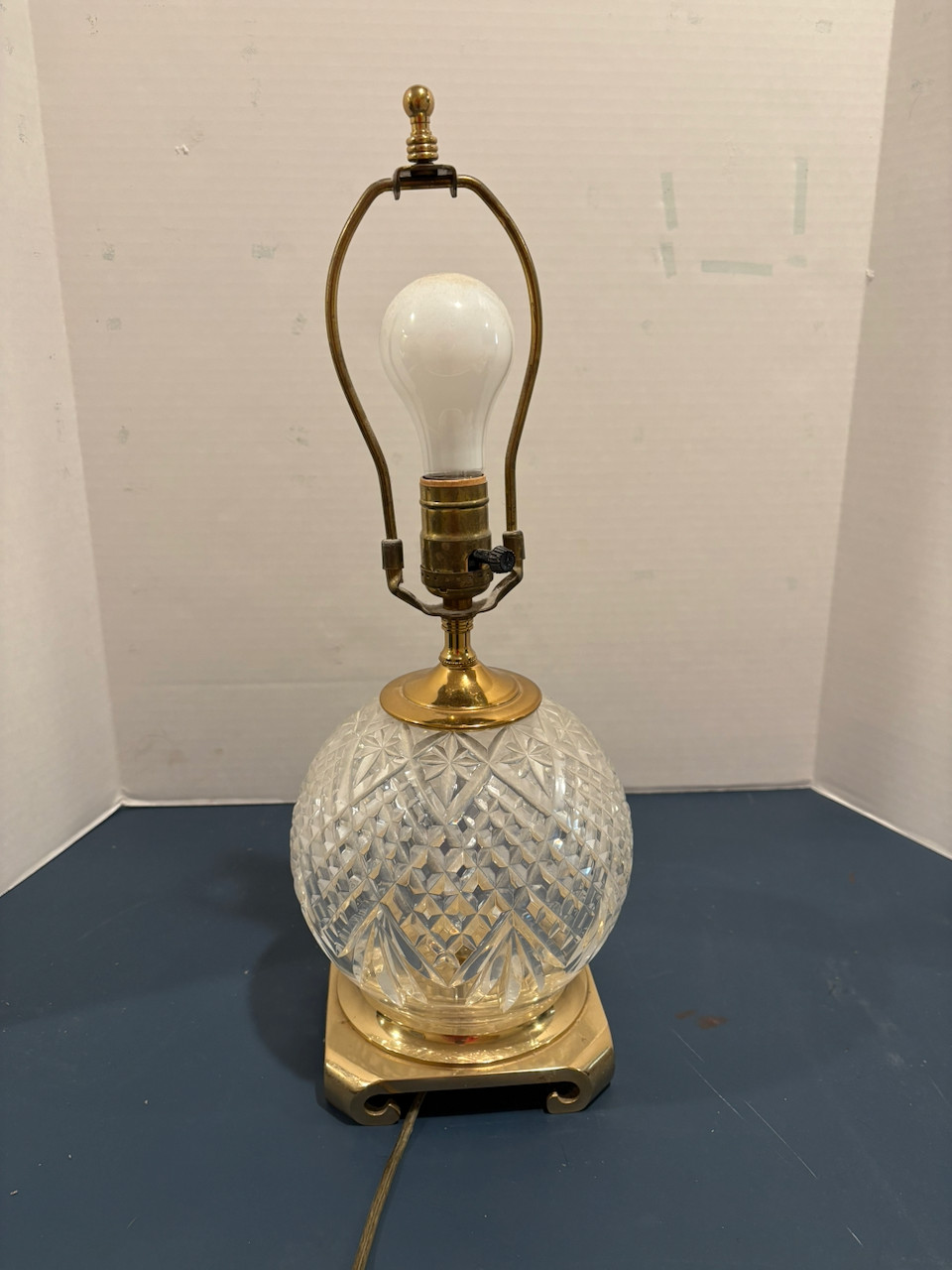 Exquisite Vintage Waterford Cut Crystal & Brass Globe Table Lamp