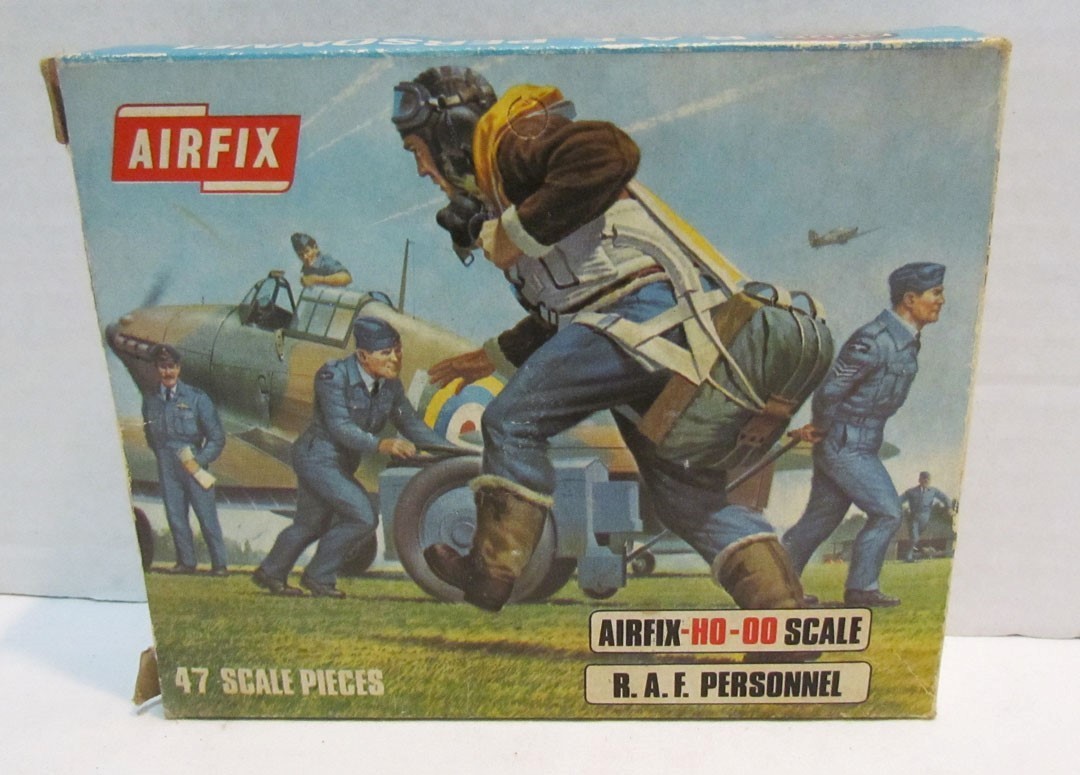 AIRFIX R.A.F. PERSONNEL SET S47 W/ BOX HO OO SCALE VINTAGE 35 of 47 PIECES 