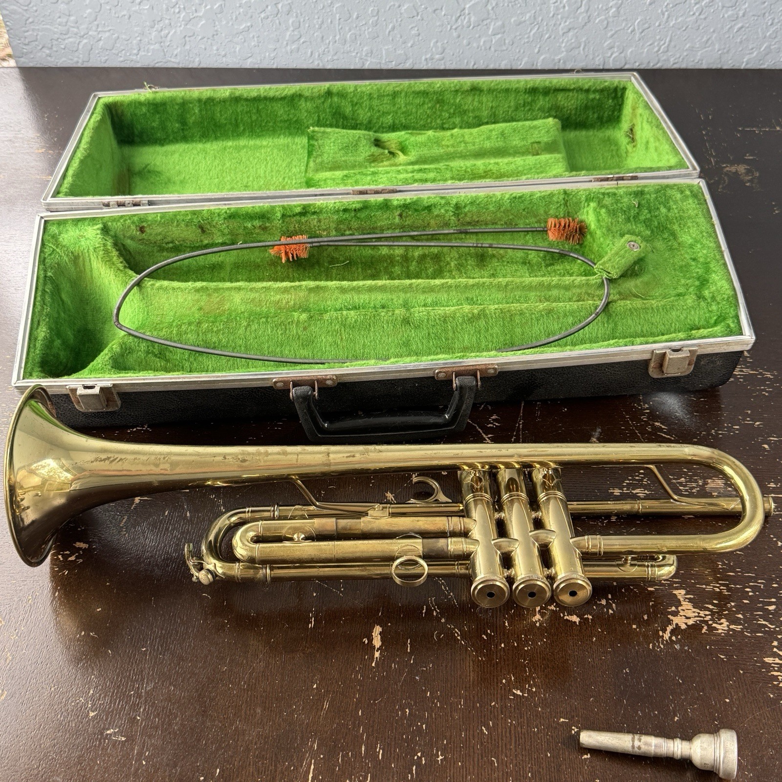 Couesnon Student Trumpet Lafayette 83371 Vintage 1970s Paris France w Case