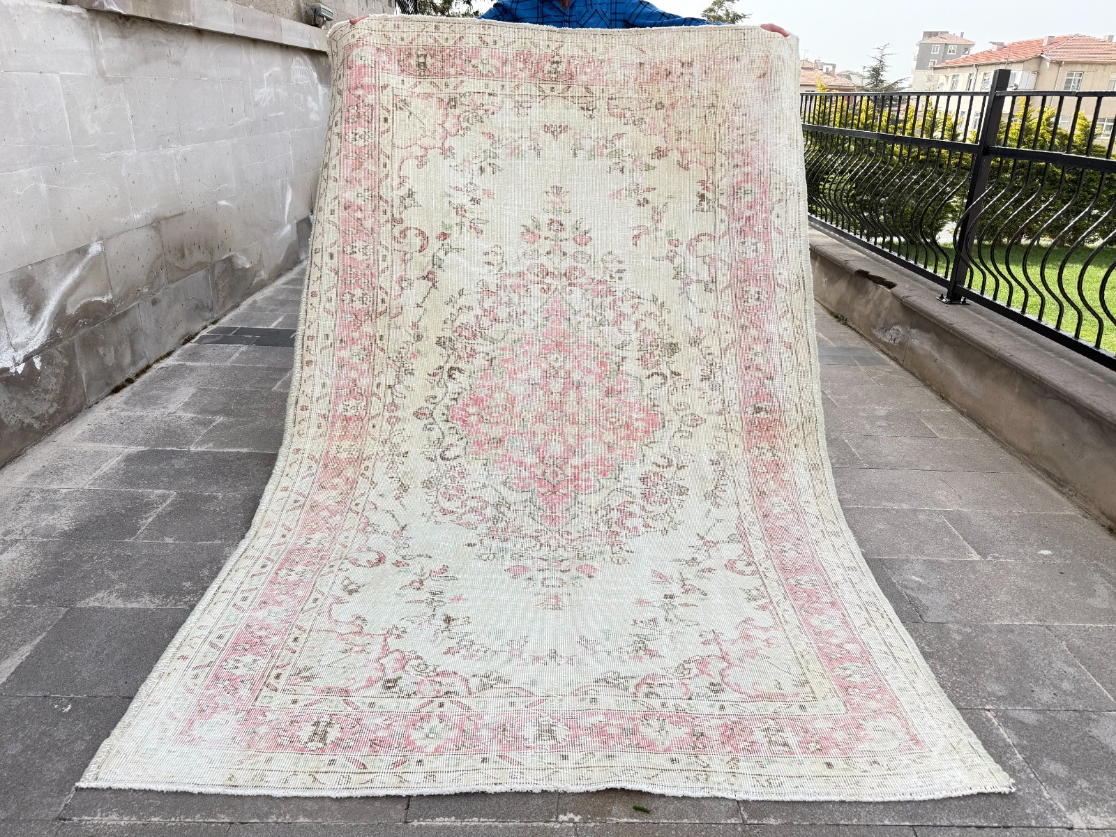 5.6x9 Vintage Turkish Rug | Muted Pink & Cream Oushak | Hand-Knotted Wool Rug