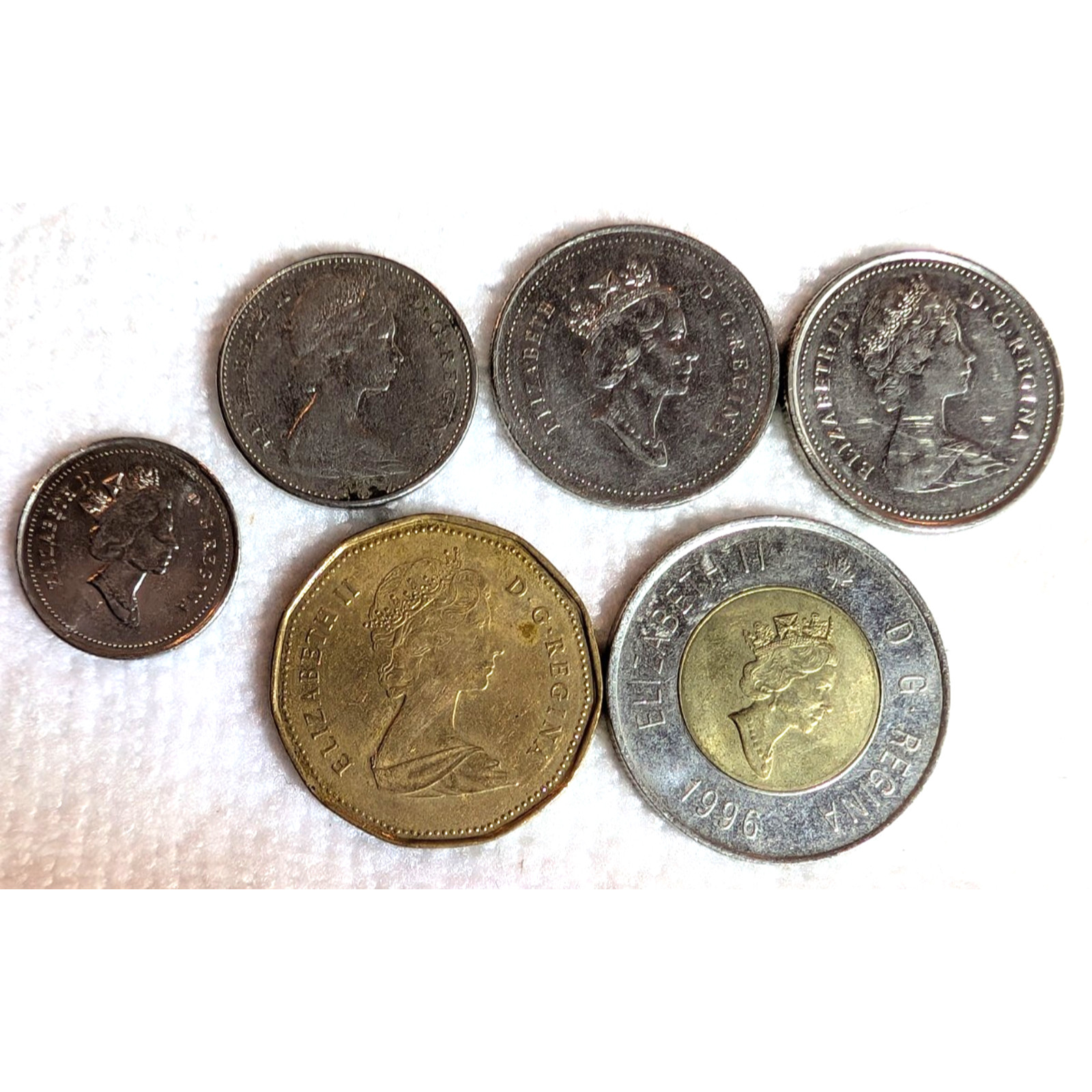 Lot of 6 Canadian Coins Dollar 2 Dollar Coin Nickel 2Quarters Dime Circulated