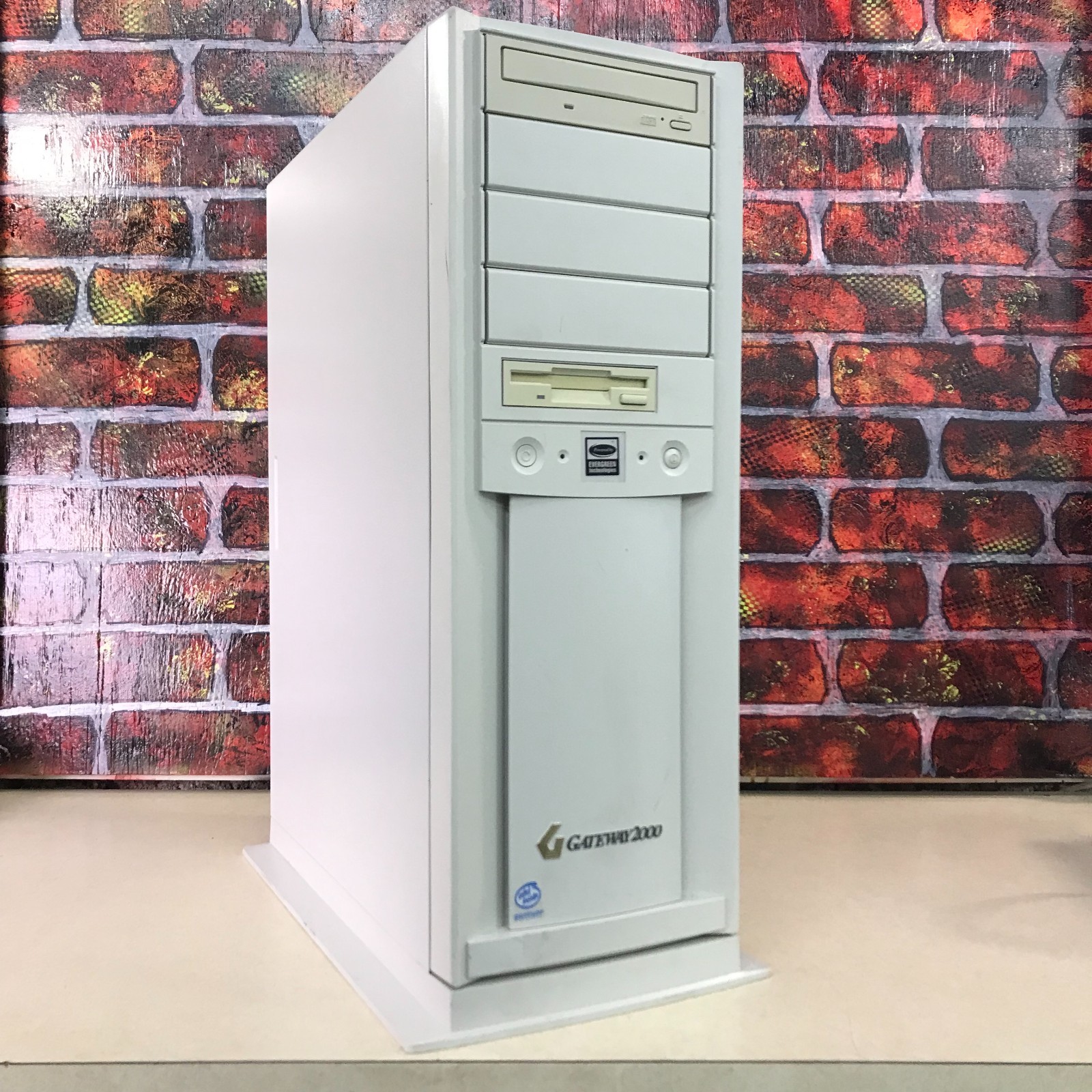 Gateway 2000 Retro Gaming Desktop PC - Evergreen Tech CPU 16MB RAM No HDD