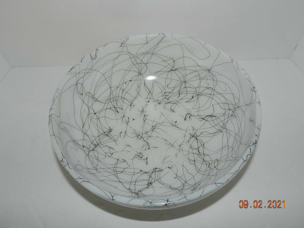 Mid Century Modern Hazel Atlas Spaghetti String Drizzle 10" Black & White Bowl
