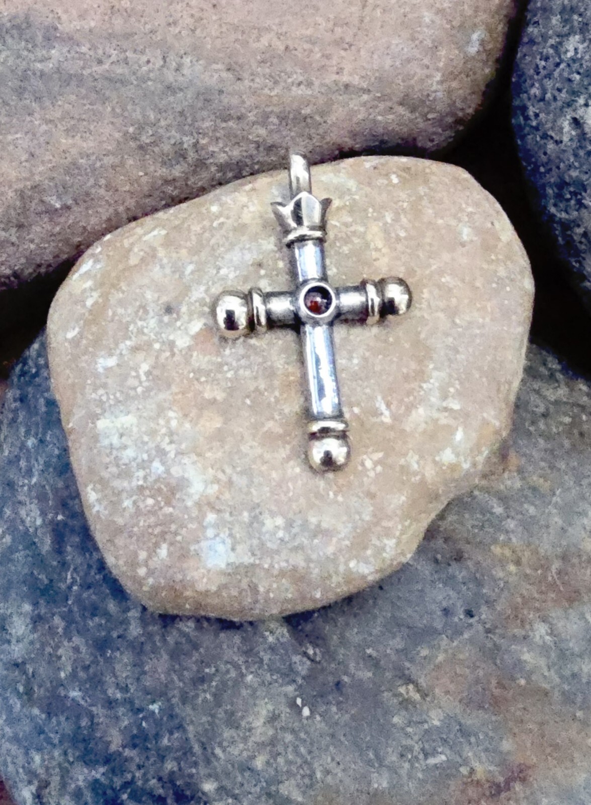 Retired James Avery Garnet Center 14kt Gold .925 Cross Pendant Crown Top Unisex