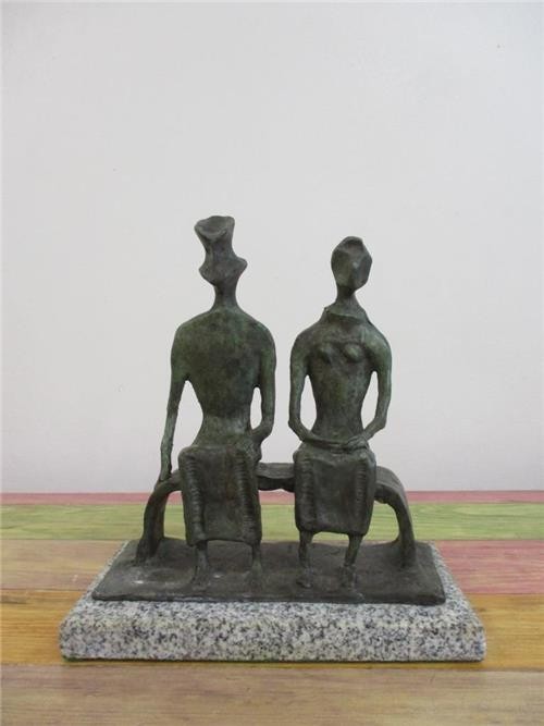 AFTER HENRY MOORE BRONZE SCULPTURE " REY Y REINA " SIGNED AND NUMBERED