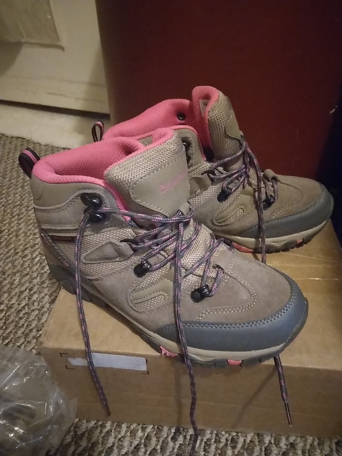 Bearpaw Women's Boots Size 8. Pink And Brown Grey Color. 