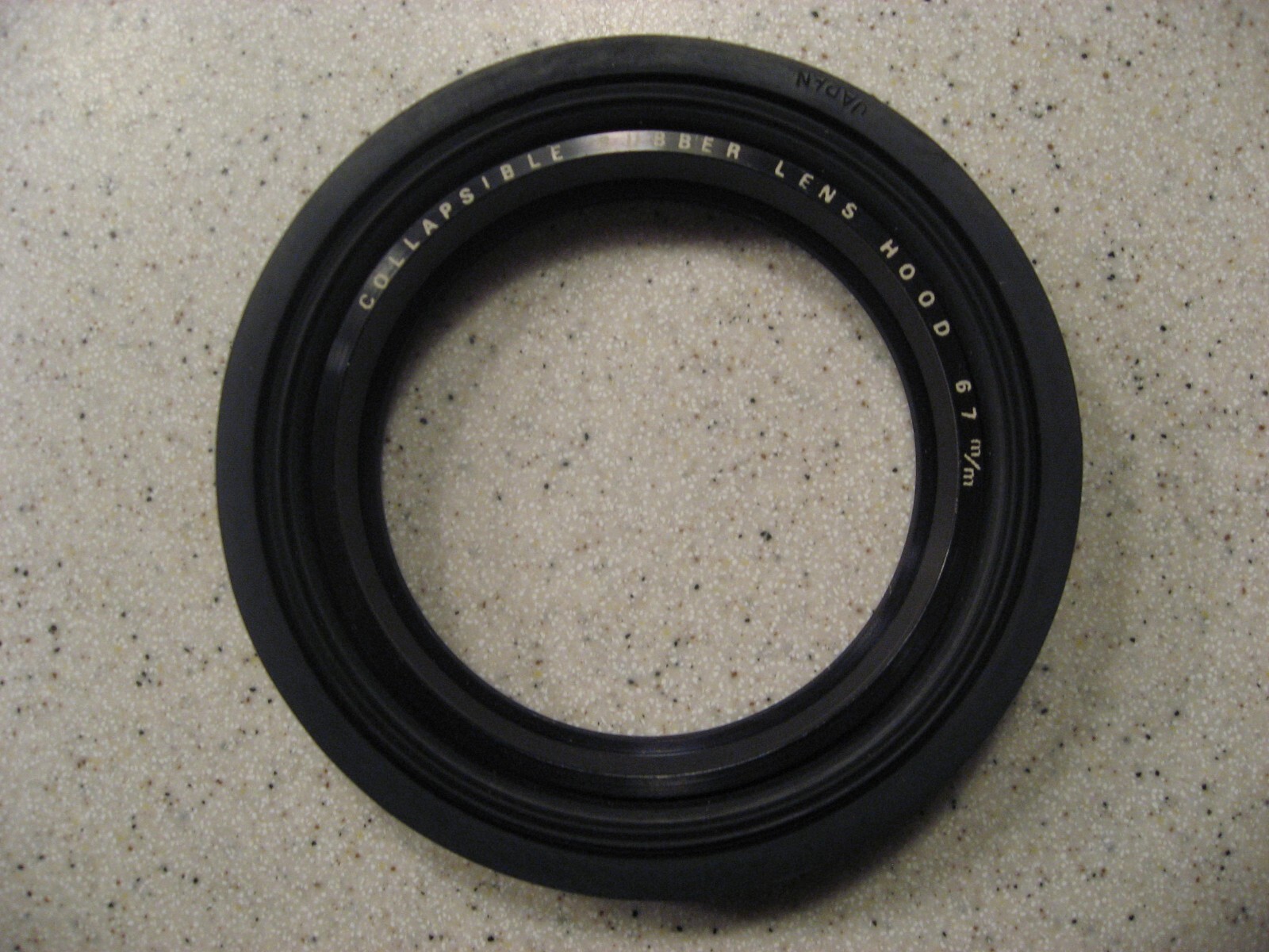 67 M 8 Tiffen Adaptor Ring Series 8 with Collapsible Rubber Lens Hood 67mm