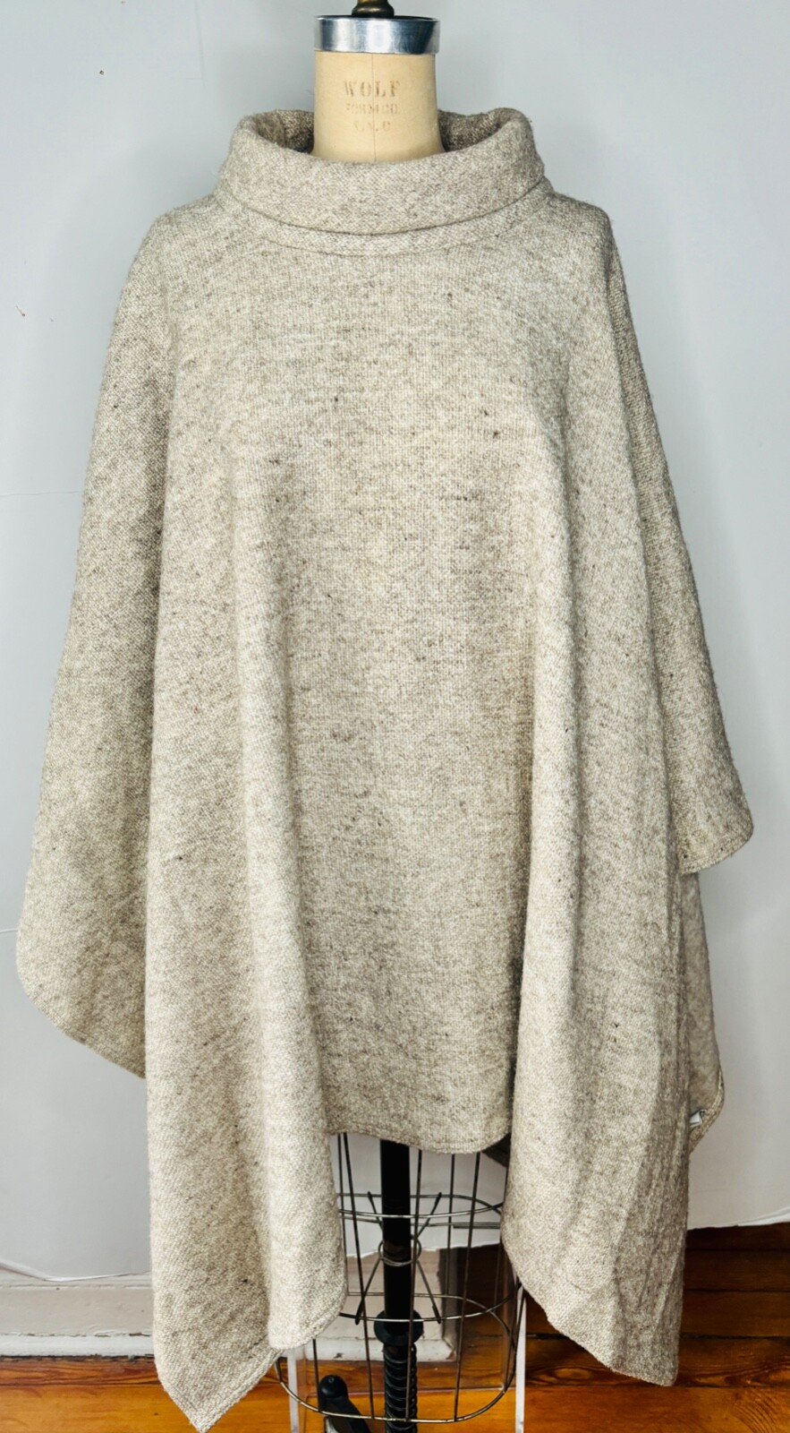 VTG HILANA IVORY TAN GRAY TWEED KNIT WOOL BLEND MOCK NECK PONCHO CAPE COAT*L