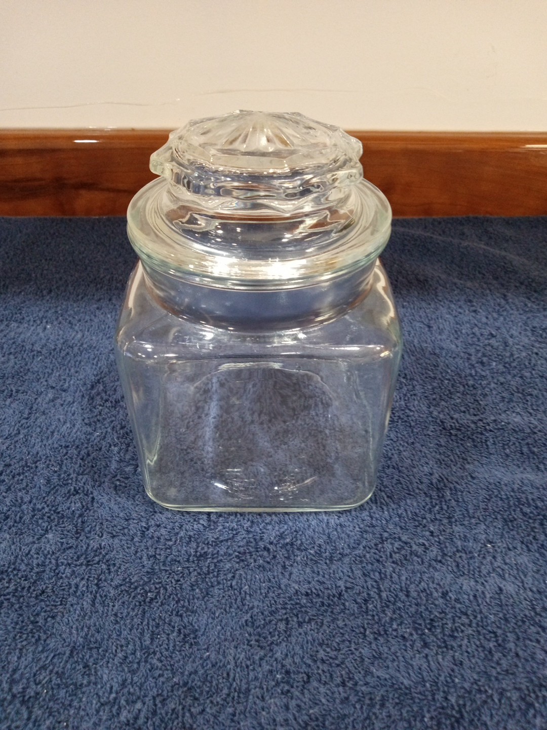 Anchor Hocking Square Apothecary Jar W/Lid 6.75" Tall 5.5" Square 