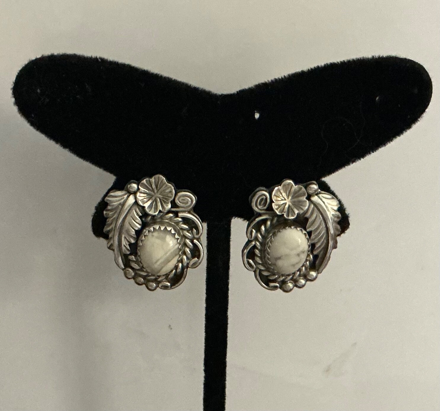 VTG Native American Sterling Silver Bezel-Set White Buffalo Pierced Earrings