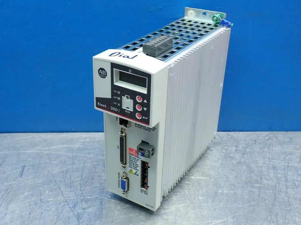 ALLEN BRADLEY KINETIX SERVO DRIVE 2097-V34PR3-LM