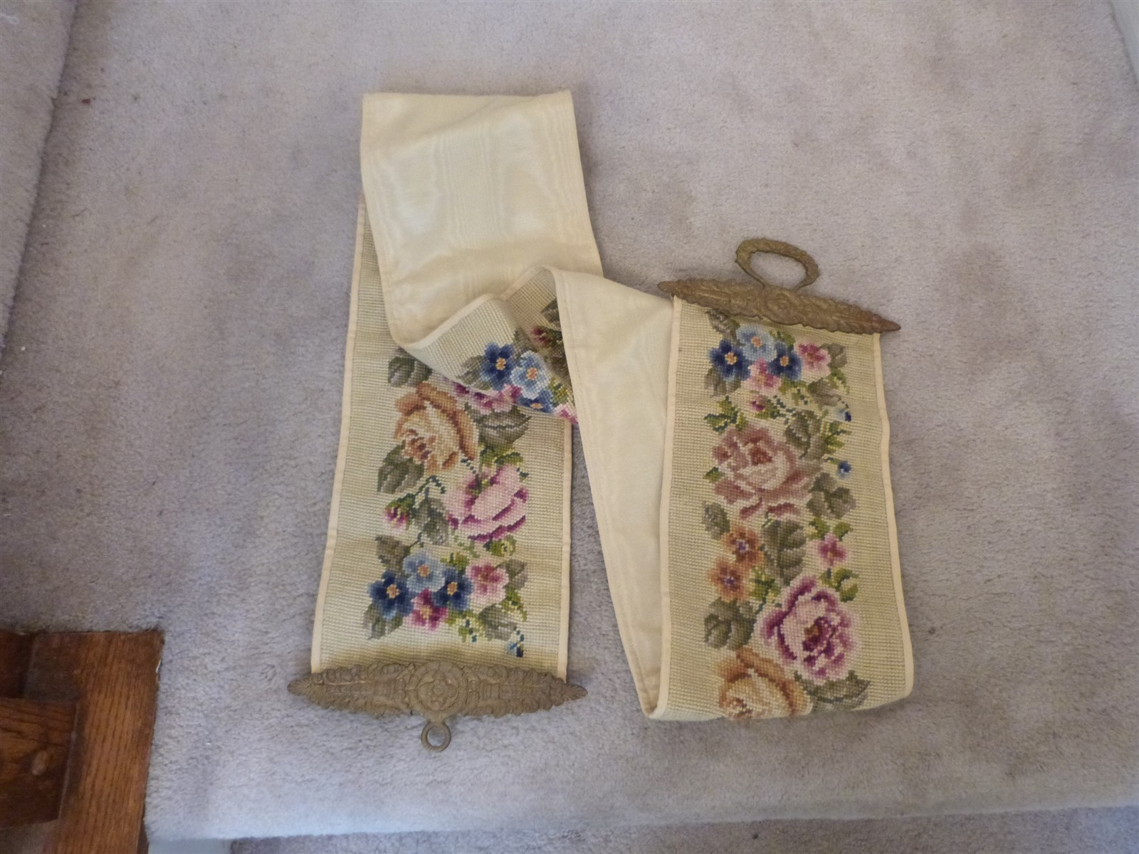 VTG Needlepoint Tapestry Bell Door Pull COMPLETE w/ Brass H/W Flowers Roses 72"
