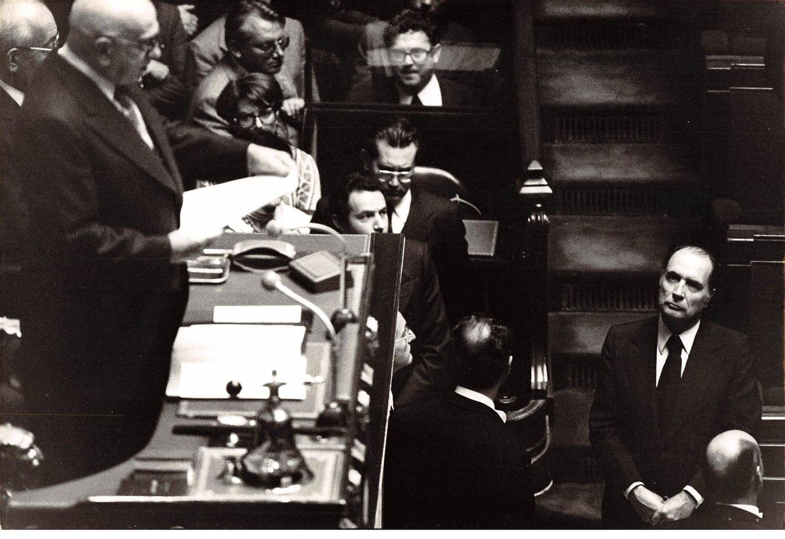 Press Photo AM21240 Approximately 24X18 Cm 1975 Parliamentary Session Law Mazea