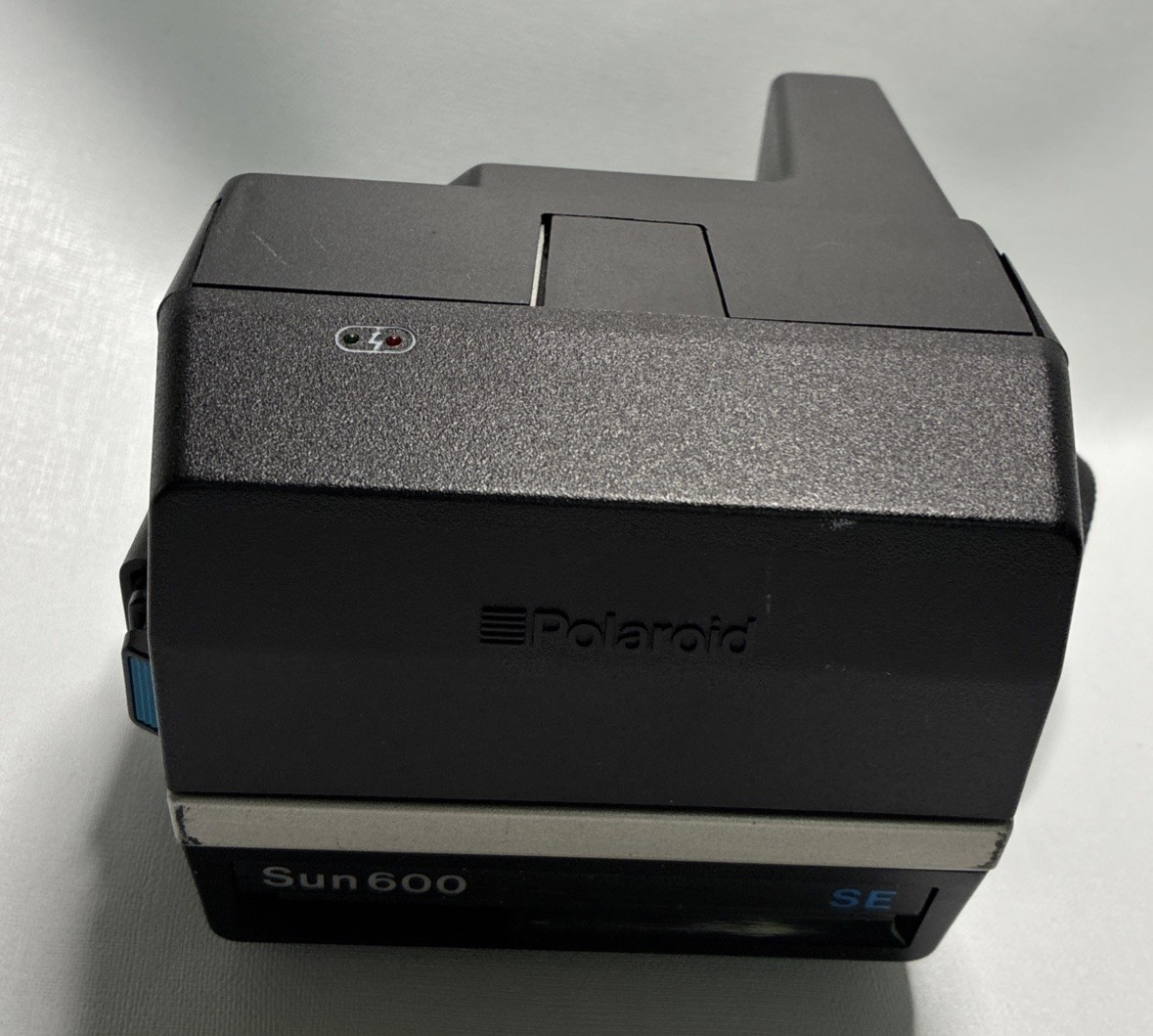 Polaroid Sun 600 SE Light Management System Instant Film Camera