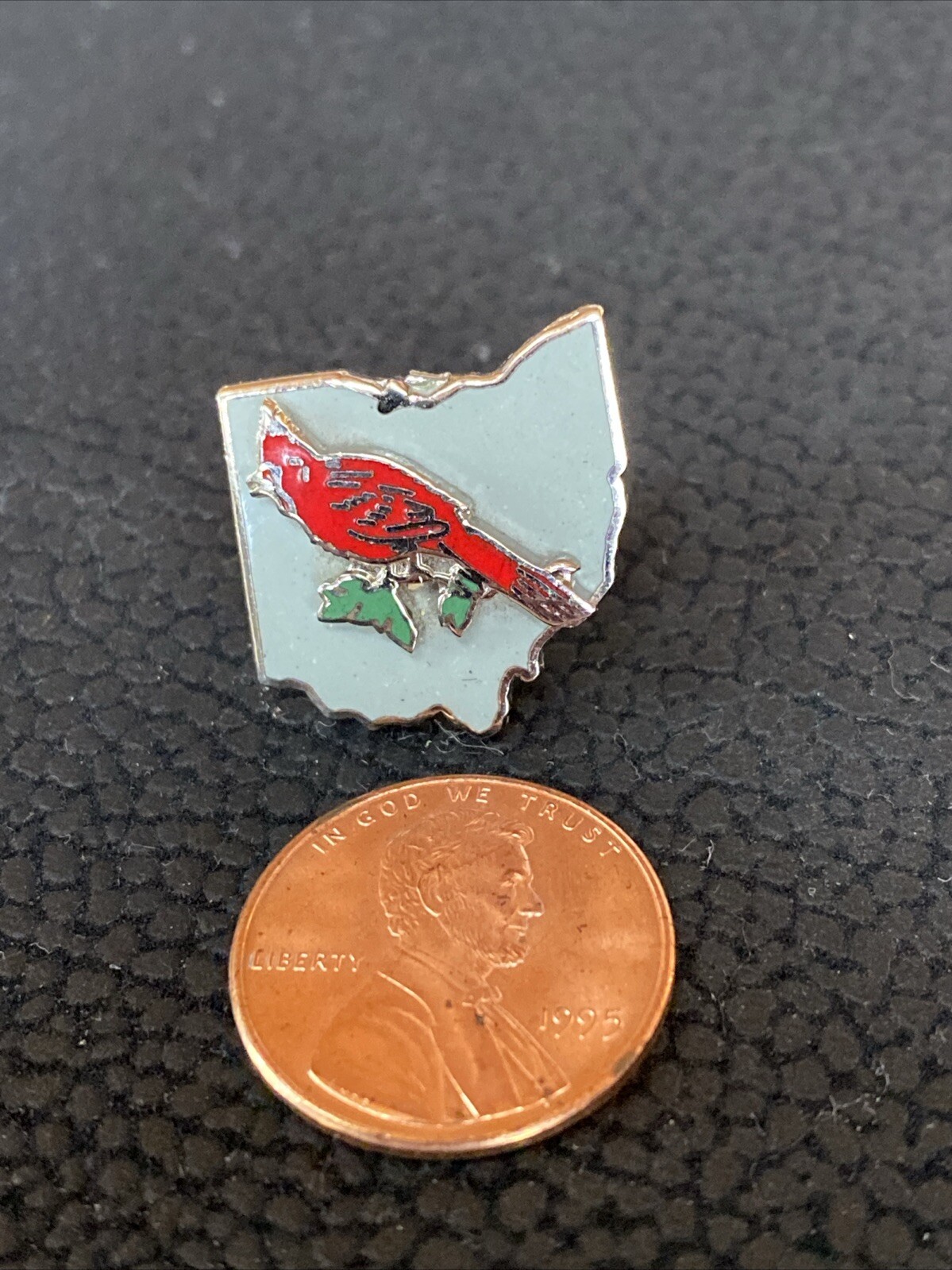 NICE Ohio Shaped Lapel Pin Gray Enameled Bird Red Cardinal US State Bird Vintage