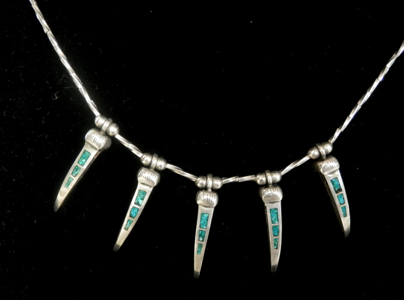 Vintage Native American Tourquois Inlaid Bear Claws on Silver Choker Necklace