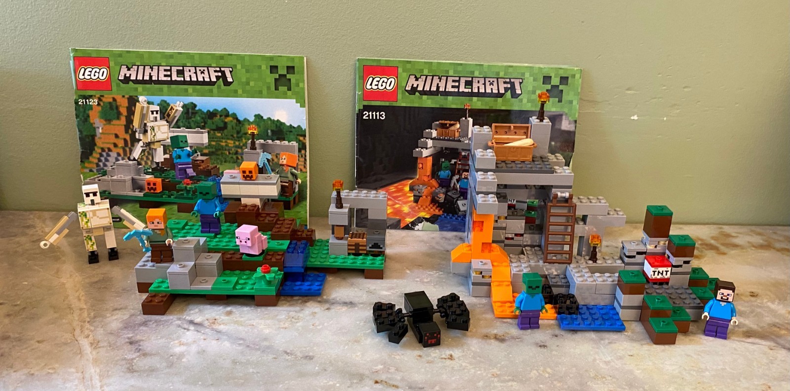 LEGO Minecraft: The Cave 21113 & The Iron Golem 21123 - 100% Complete w/ Manuals