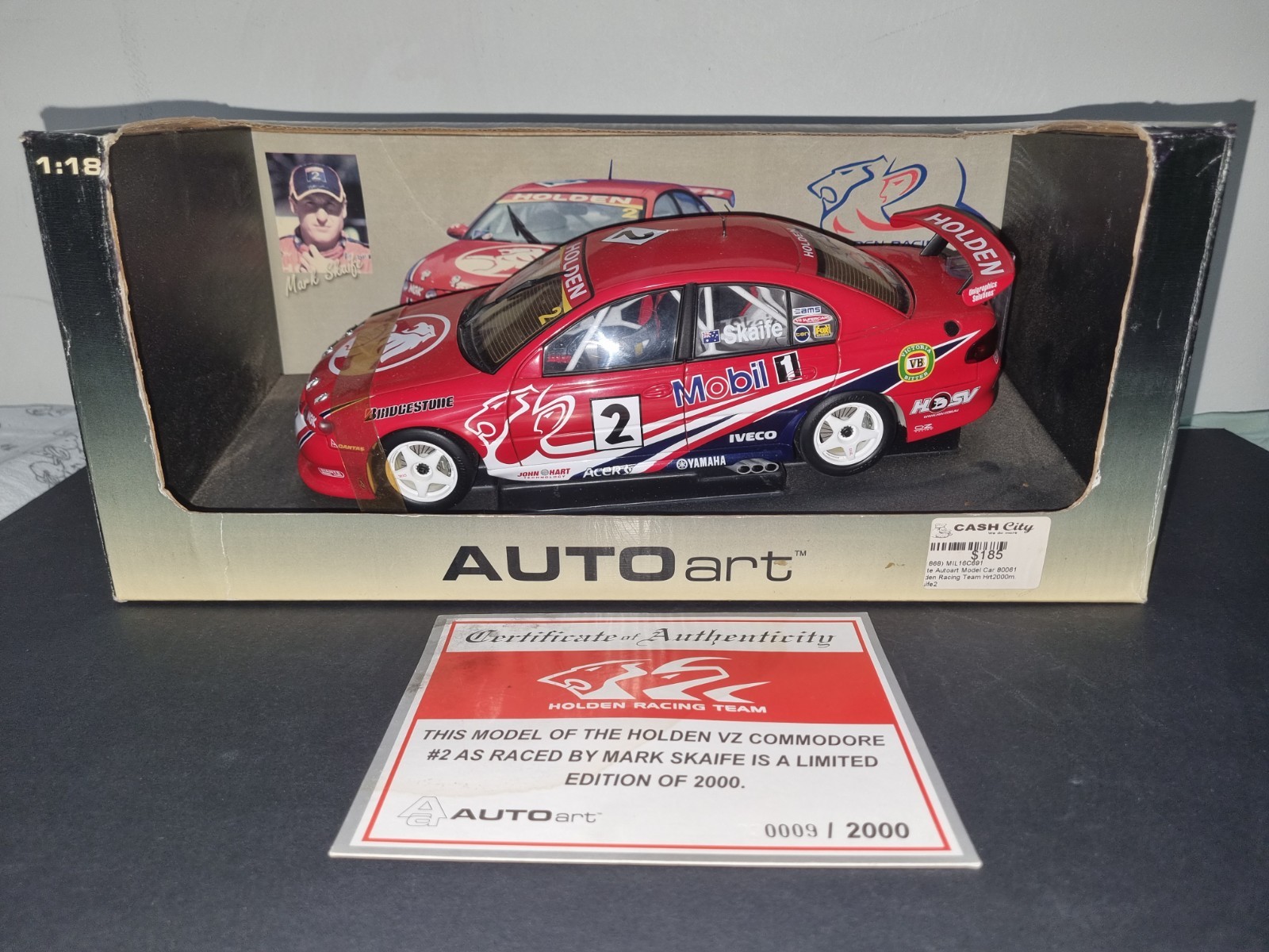 AUTOART 1/18  HOLDEN VZ HRT 2000  SKAIFE  #2 Damaged Box LOW COA #0009