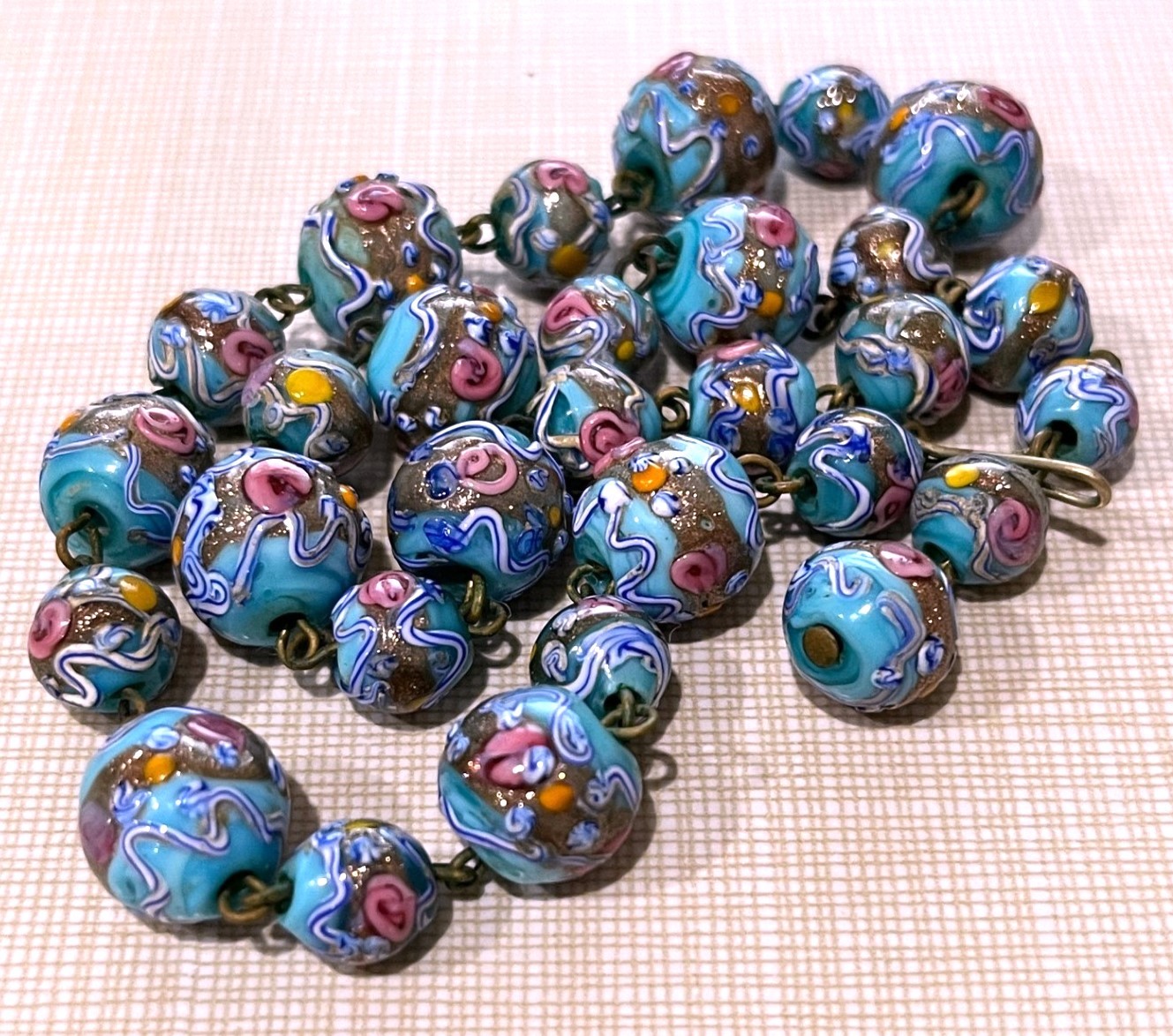 Vintage Italian Murano Glass Embossed Wedding Cake Robins Egg Blue Bead Necklace