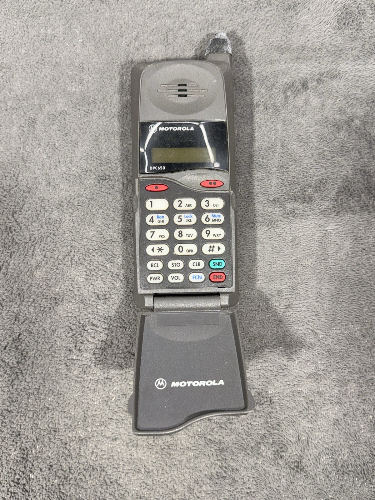 Vintage Motorola MicroTAC 650 Flip Cell Phone Southwestern Bell - Untested